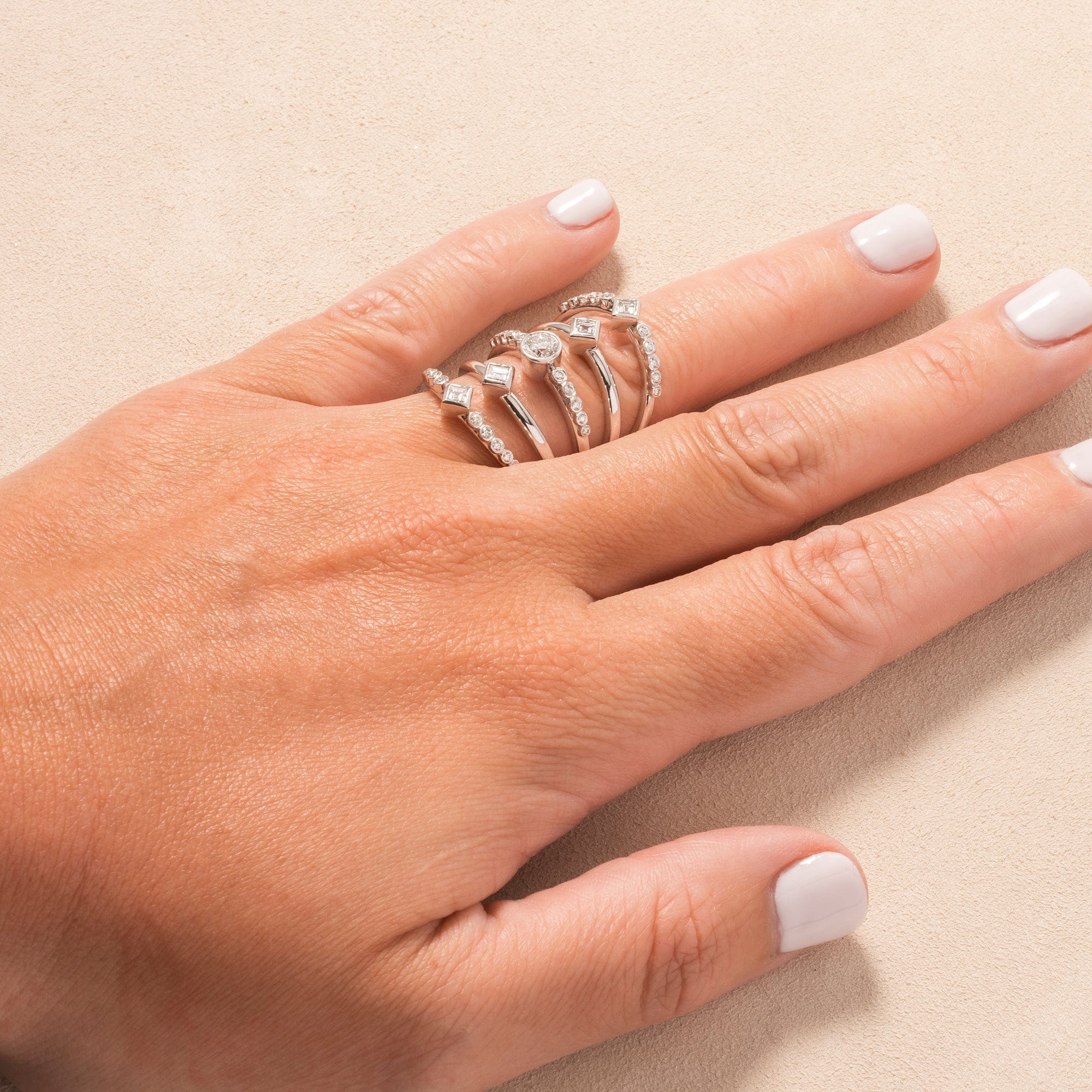 18K White Gold 5 Row Diamond Ring - Image 2