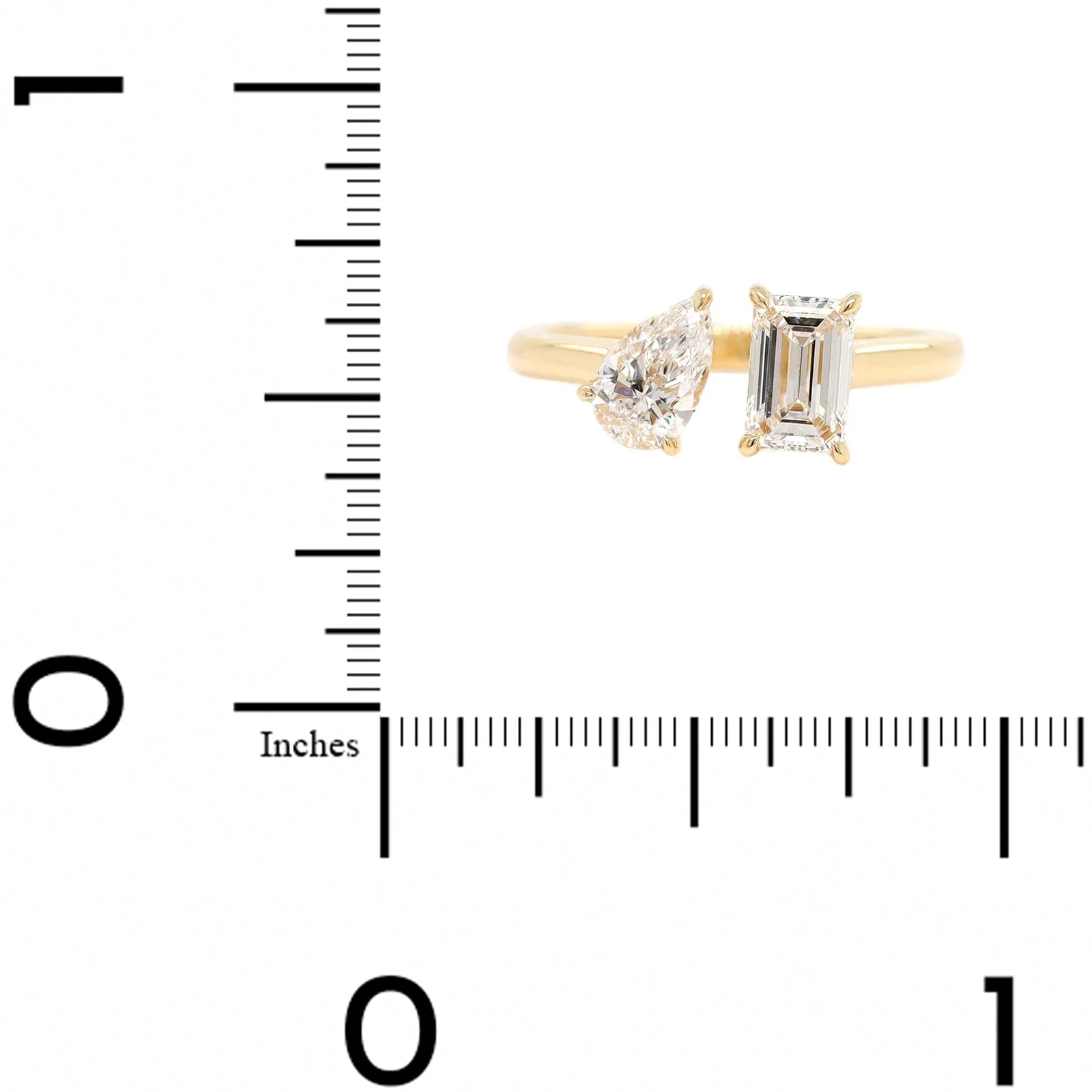 18K Yellow Gold 2 Stone Emerald and Pear Shaped Diamond Ring - Image 4