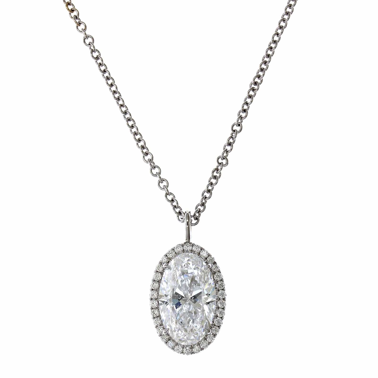 18K White Gold Oval Diamond Halo Pendant - Image 5