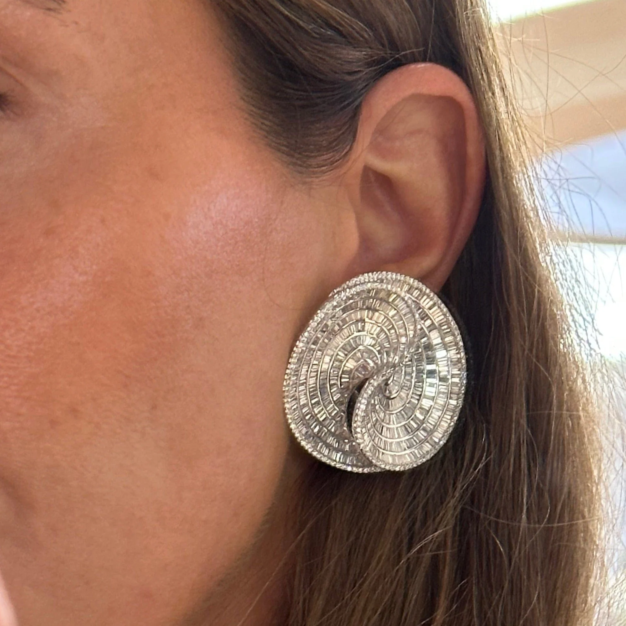Eclat Jewels 18K White Gold Diamond Swirl Earrings - Image 2
