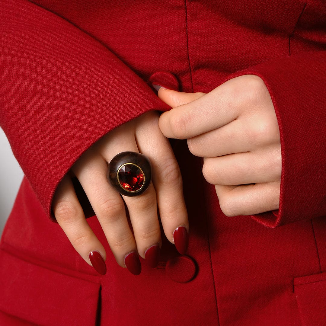 Eclat Jewels 18K Yellow Gold Oval Garnet and Wood Ring - Image 6