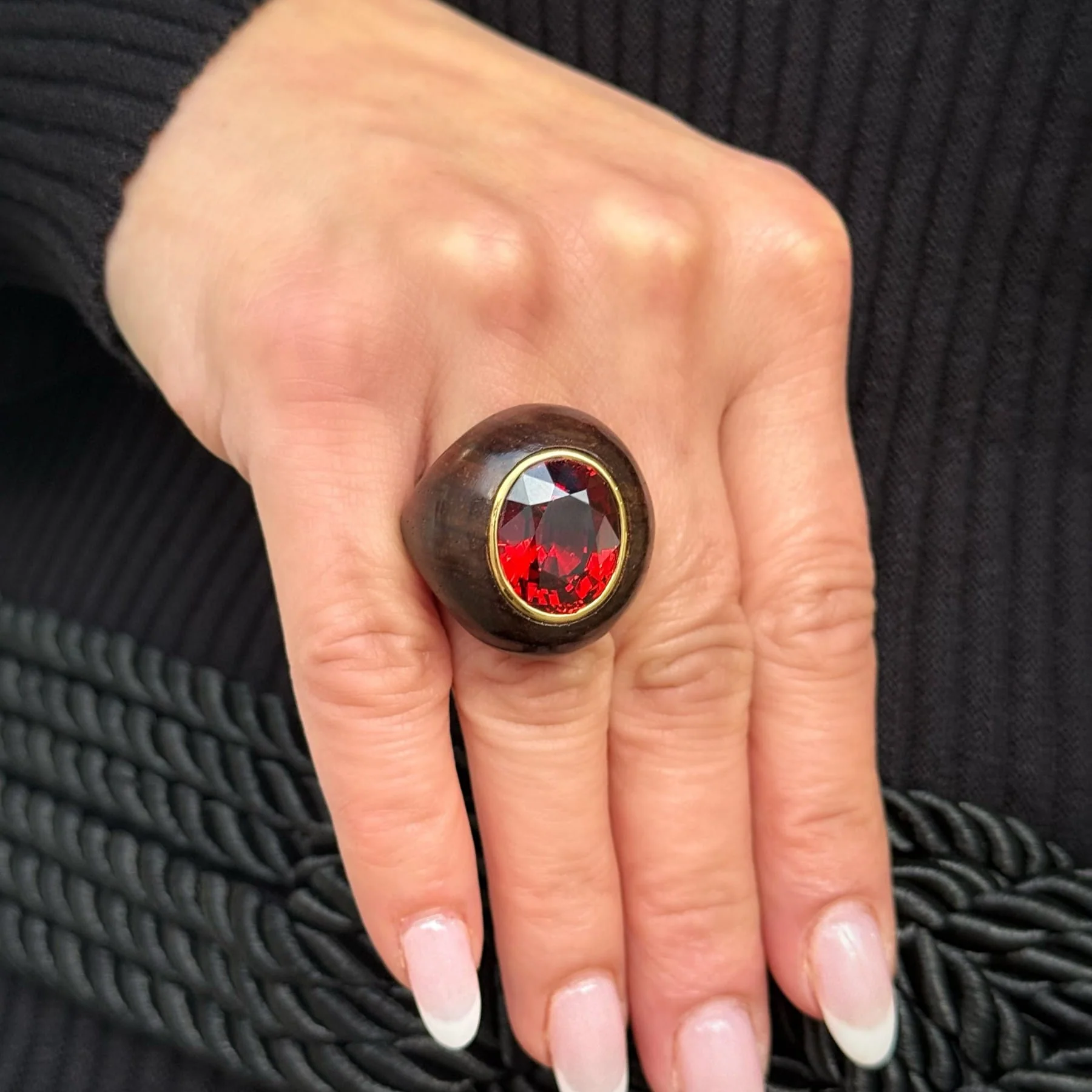 Eclat Jewels 18K Yellow Gold Oval Garnet and Wood Ring - Image 7