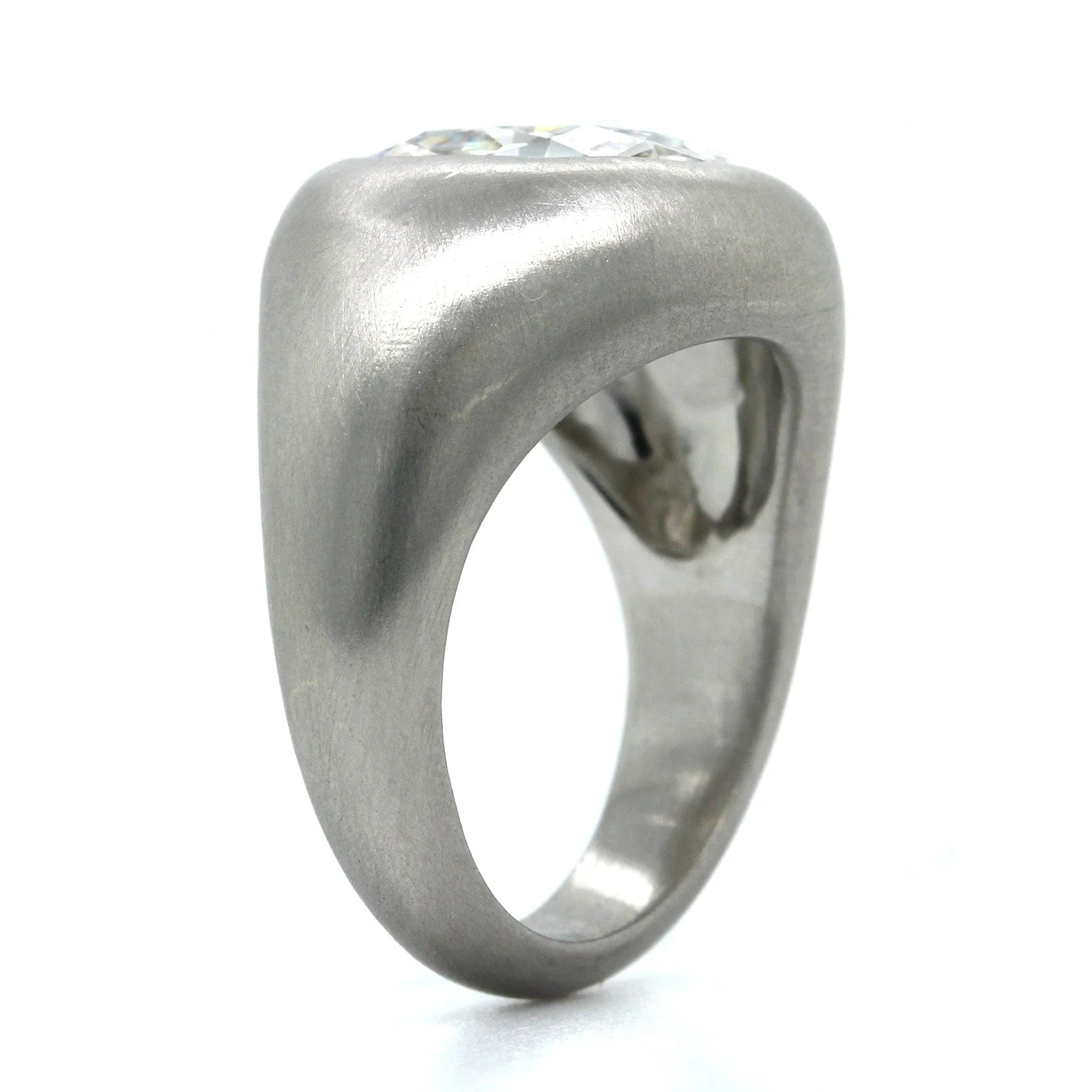 Eclat Jewels Platinum Cushion Cut Diamond Bezel Set Ring - Image 2