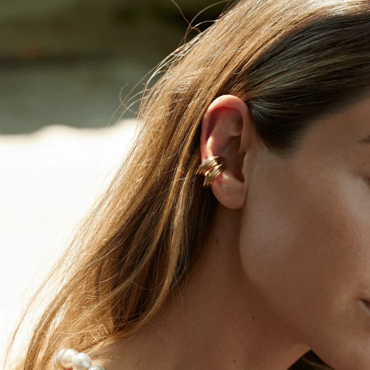 Sorellina 18K Yellow Gold Marea Ear Cuff - Image 2