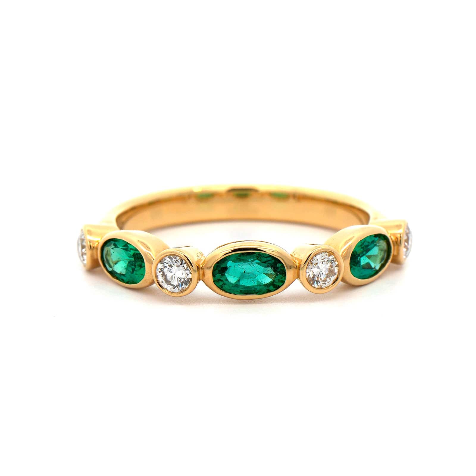 18K Yellow Gold Oval Emerald and Round Diamond Band - Image 4