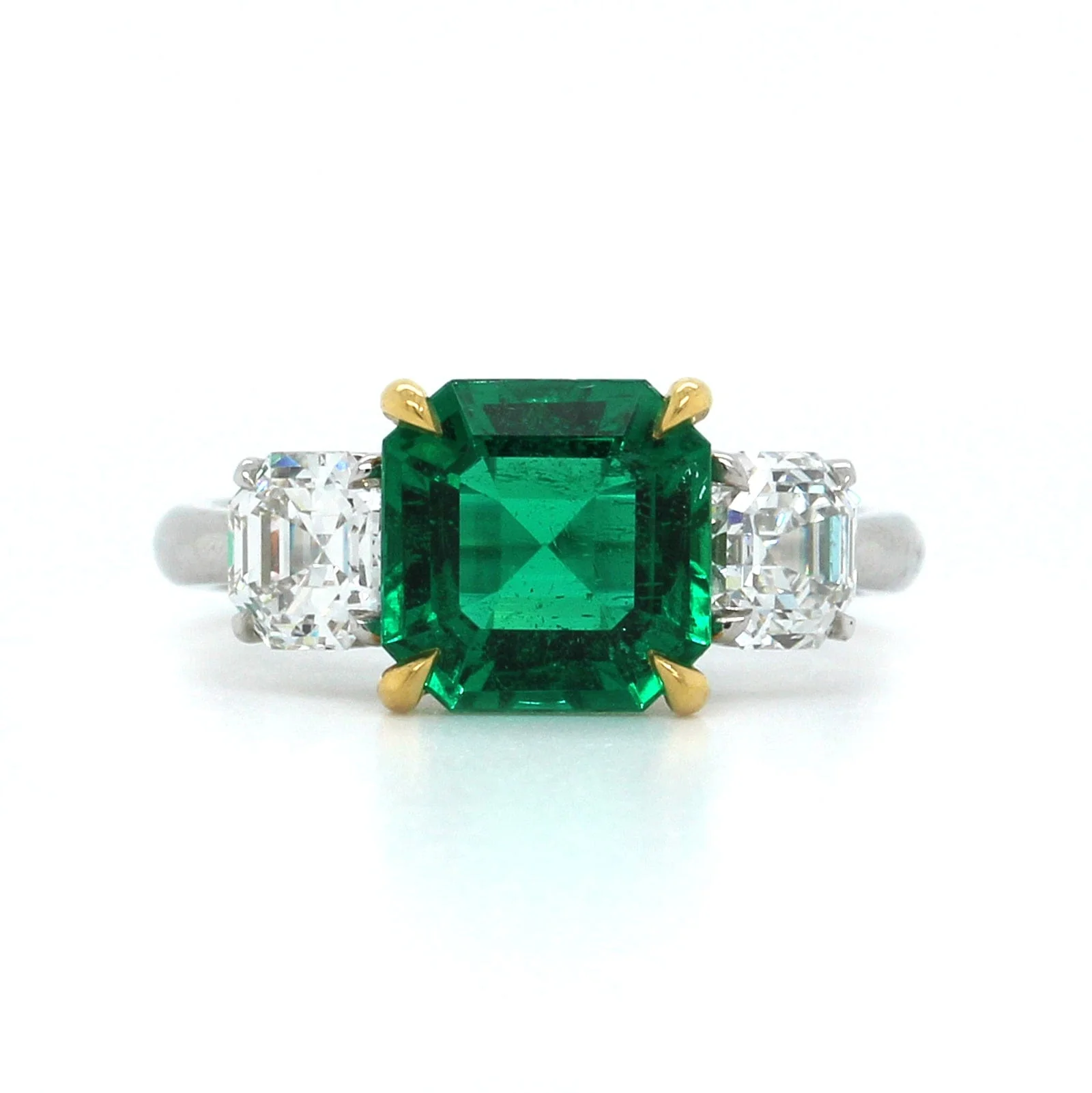 Platinum and 18K Yellow Gold 3 Stone Emerald Diamond Ring - Image 4