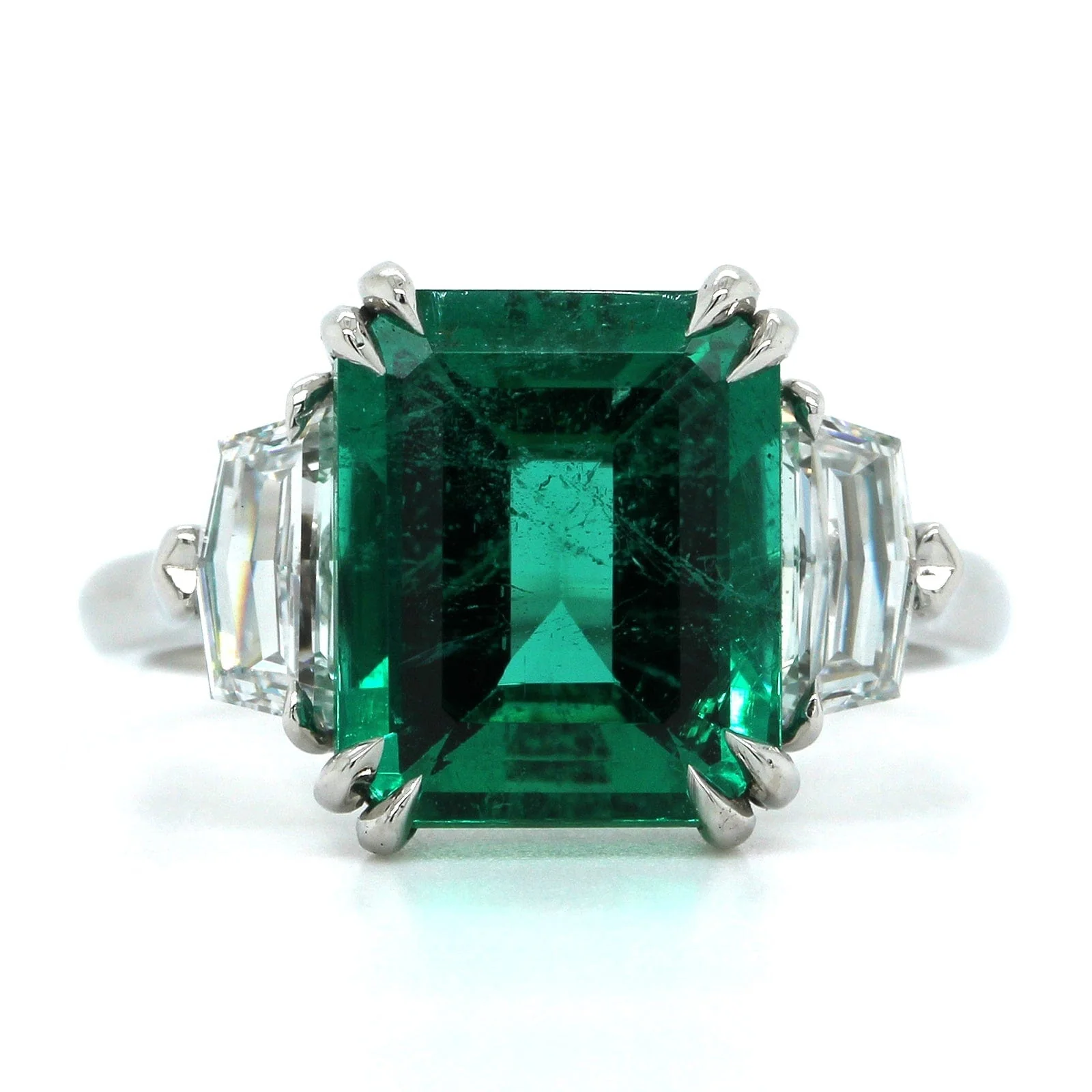 Platinum Emerald Diamond 3 Stone Ring - Image 4