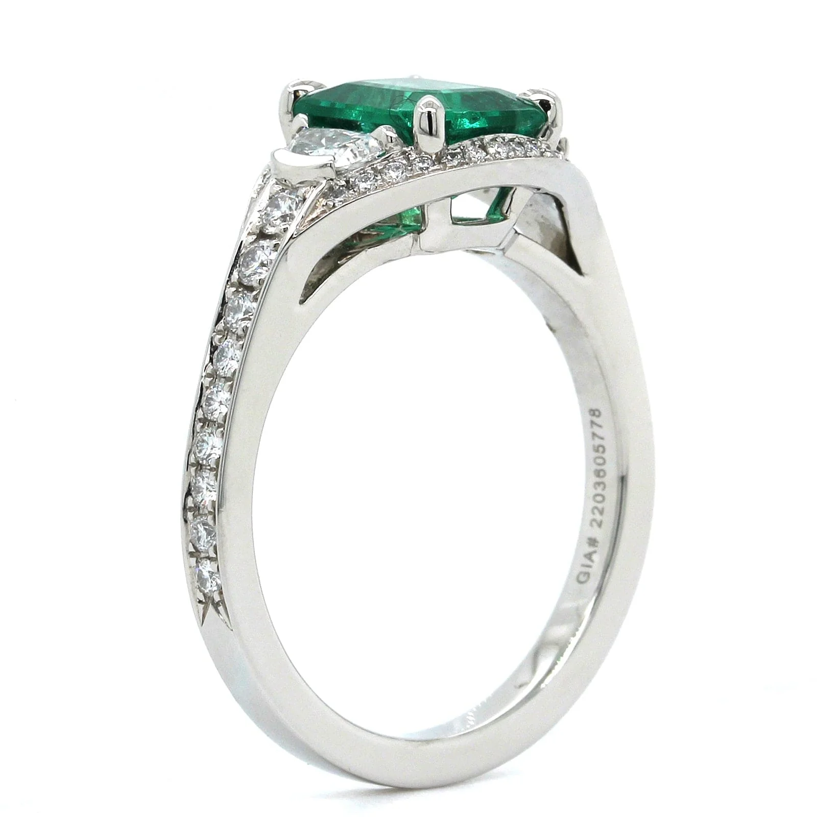 Platinum Emerald Diamond 3 Stone Ring - Image 2