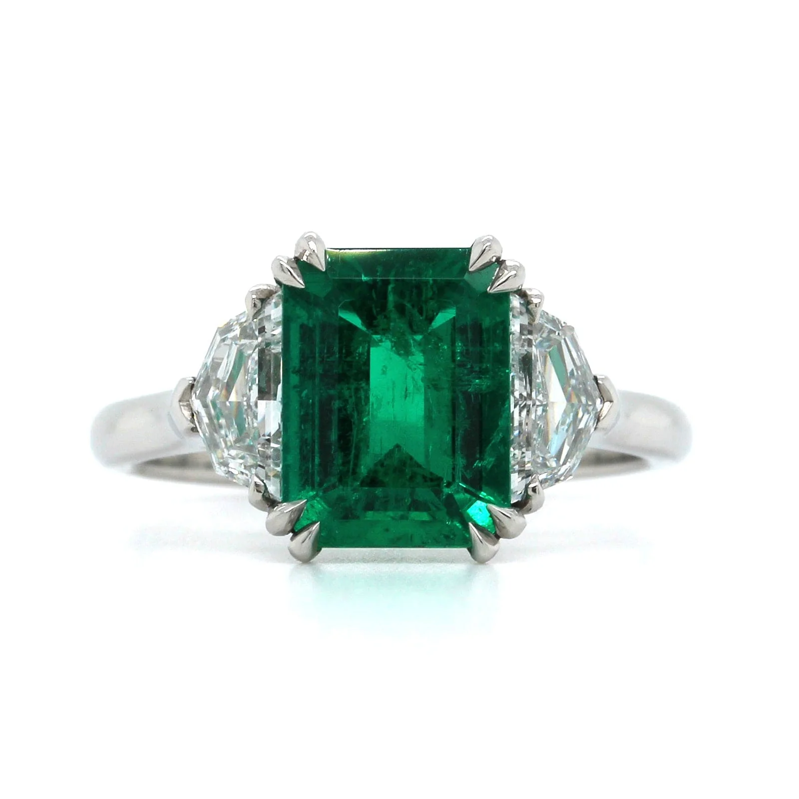 Platinum Emerald and Diamond 3 Stone Ring - Image 4