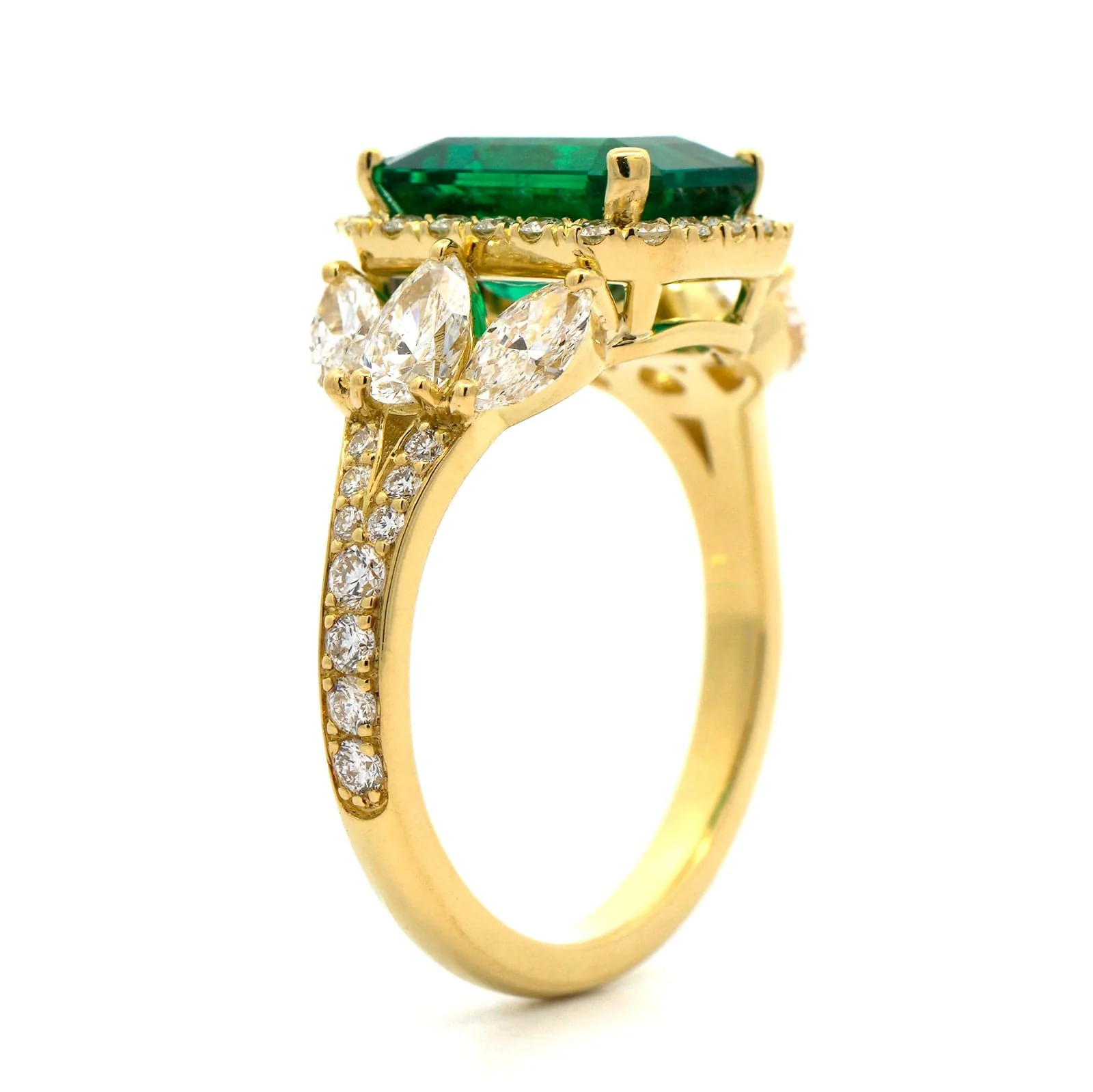 18K Yellow Gold Emerald Diamond Ring - Image 2