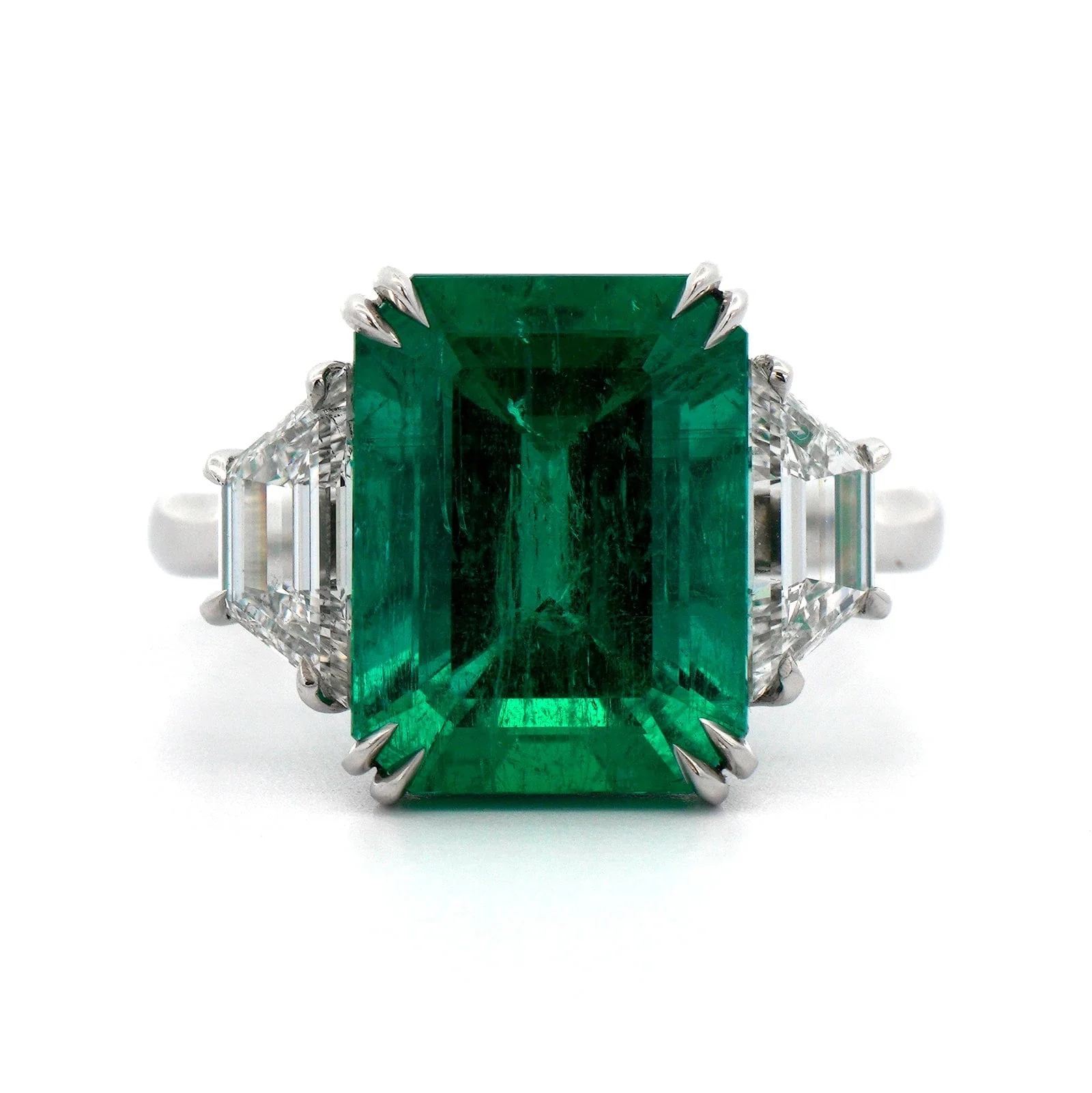 Platinum 3 Stone Emerald and Diamond Ring - Image 4