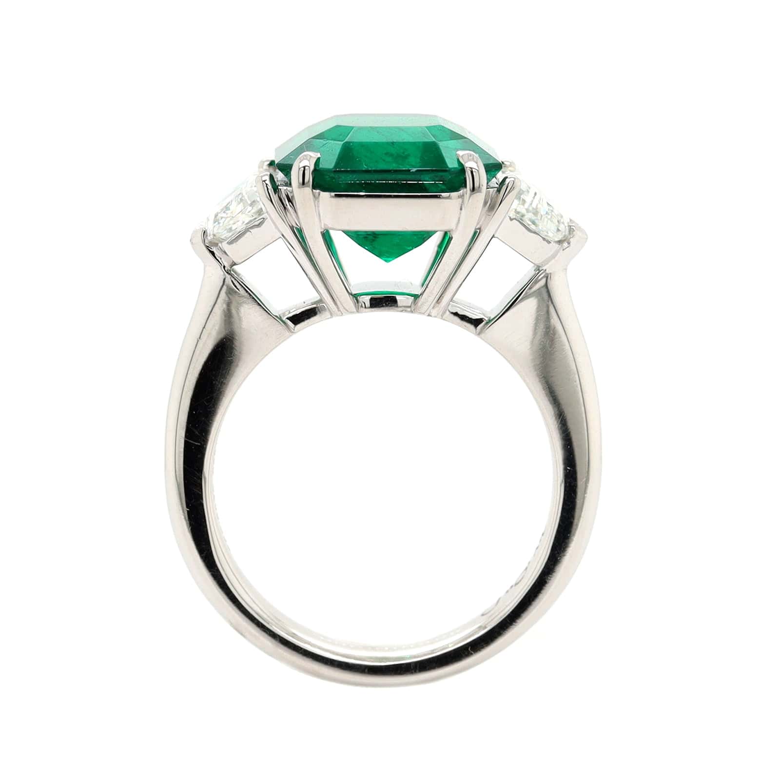 Platinum 3 Stone Emerald and Step Cut Diamond Ring - Image 3