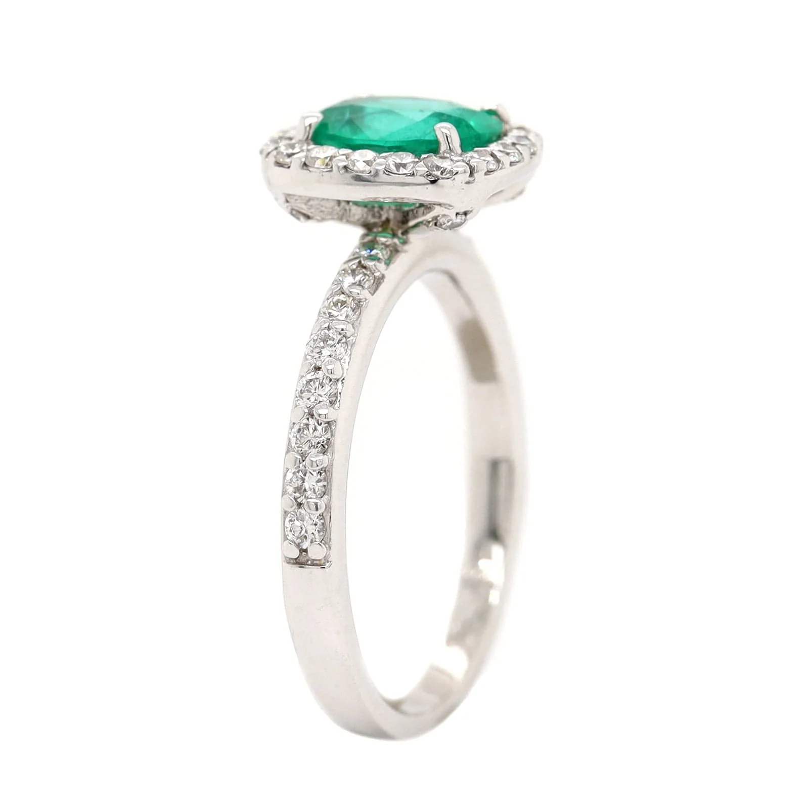 18K White Gold Oval Emerald and Diamond Halo Ring - Image 2