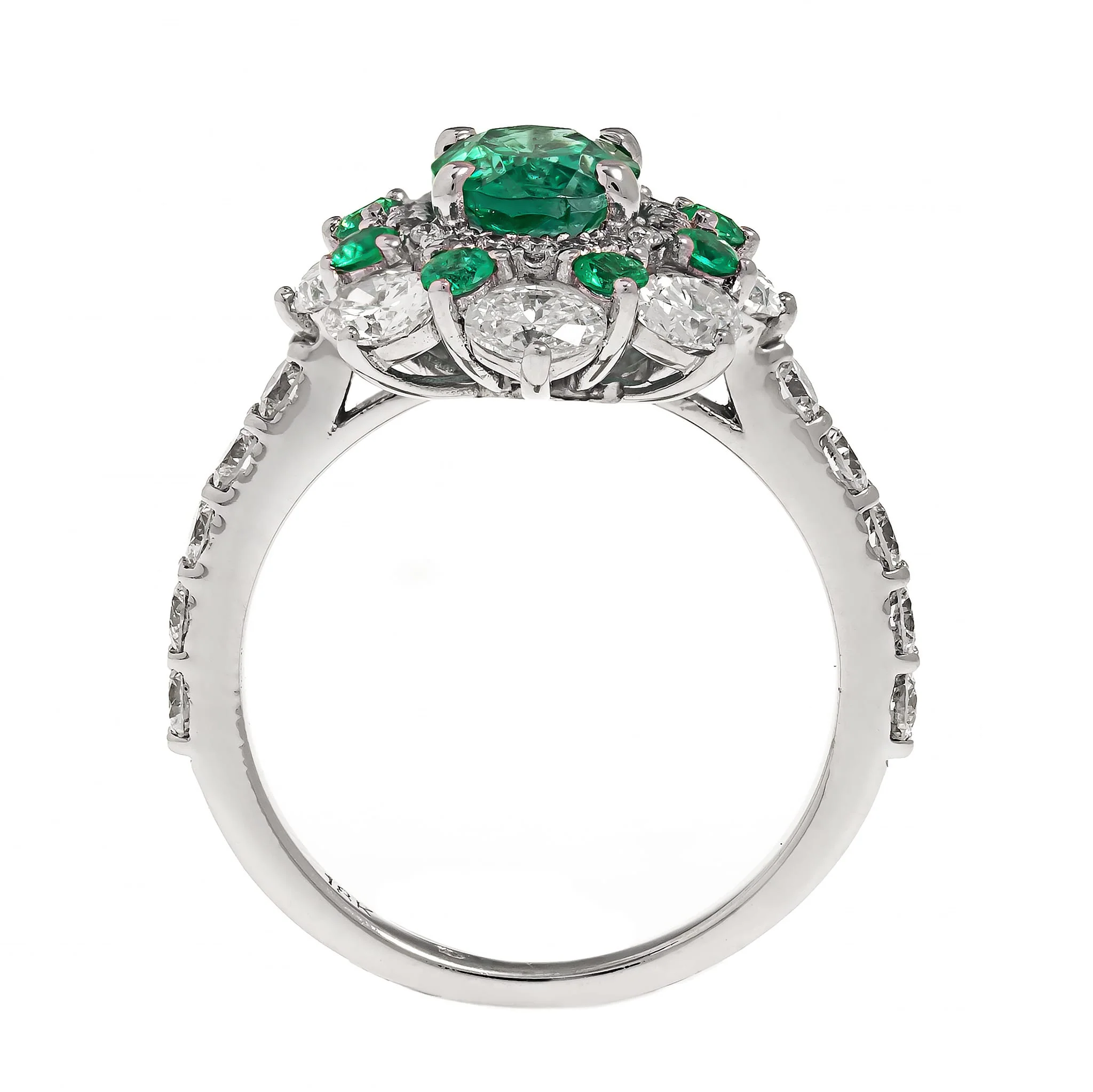 18K White Gold Oval Emerald and Diamond Halo Ring - Image 3
