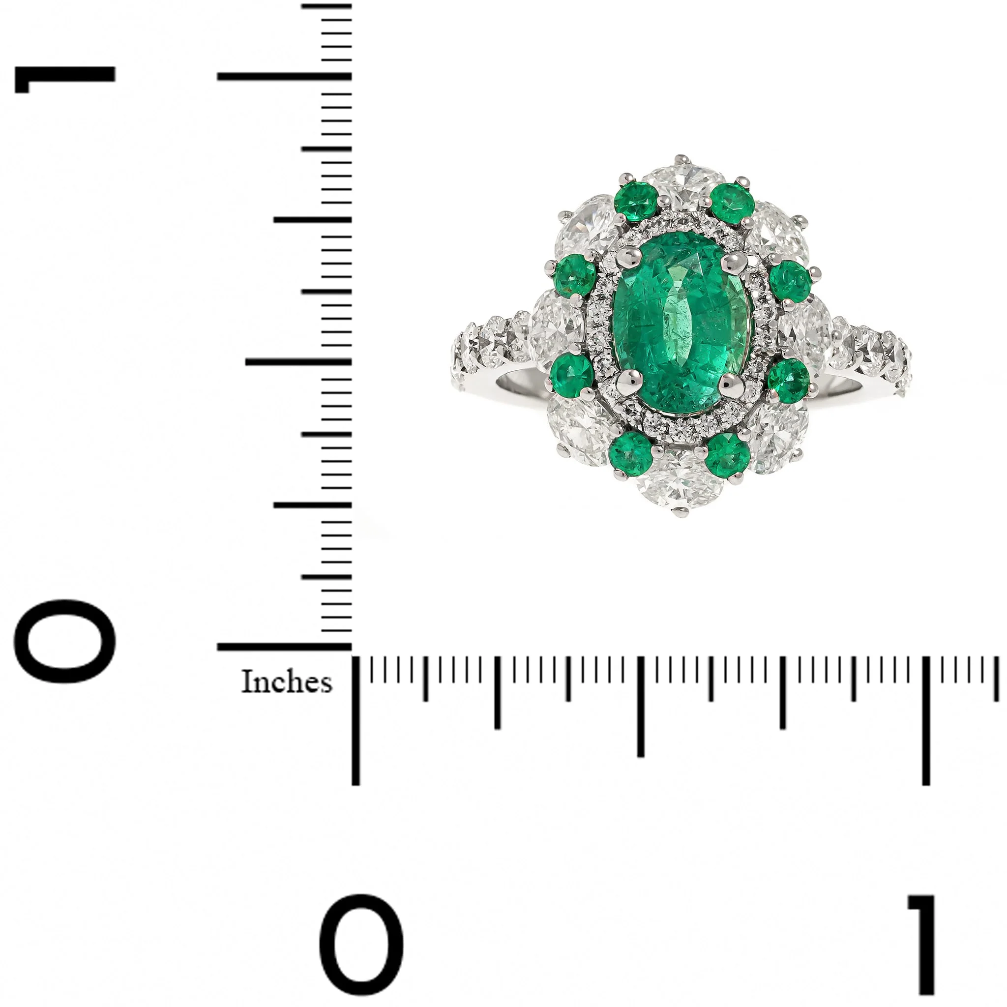 18K White Gold Oval Emerald and Diamond Halo Ring - Image 4