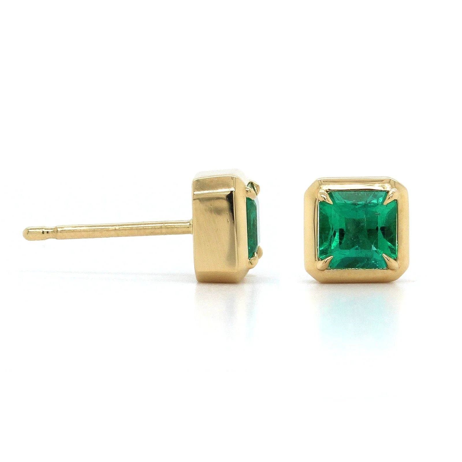 18K Yellow Gold Emerald Stud Earrings