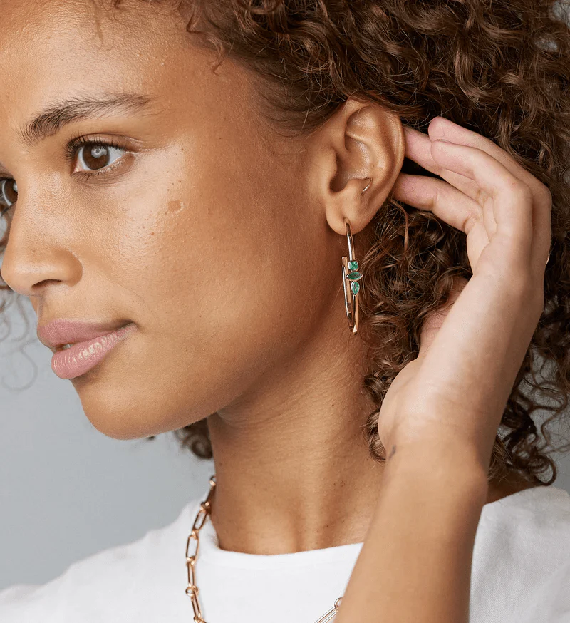 Sorellina 18K Yellow Gold Emerald Hoop Earrings - Image 2