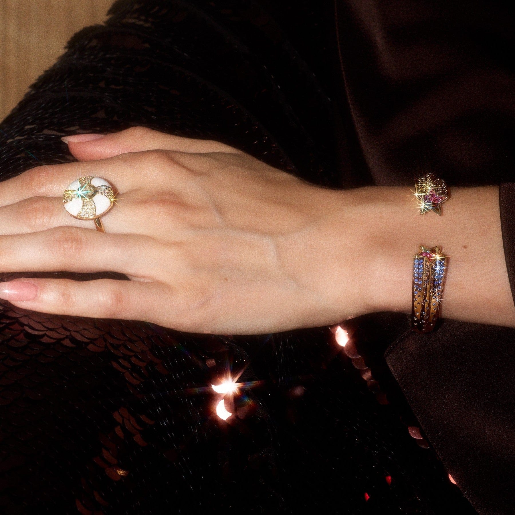 Emily P. Wheeler 18K Yellow Gold One Of A Kind White Agate and Diamond Balance Ring - Image 2