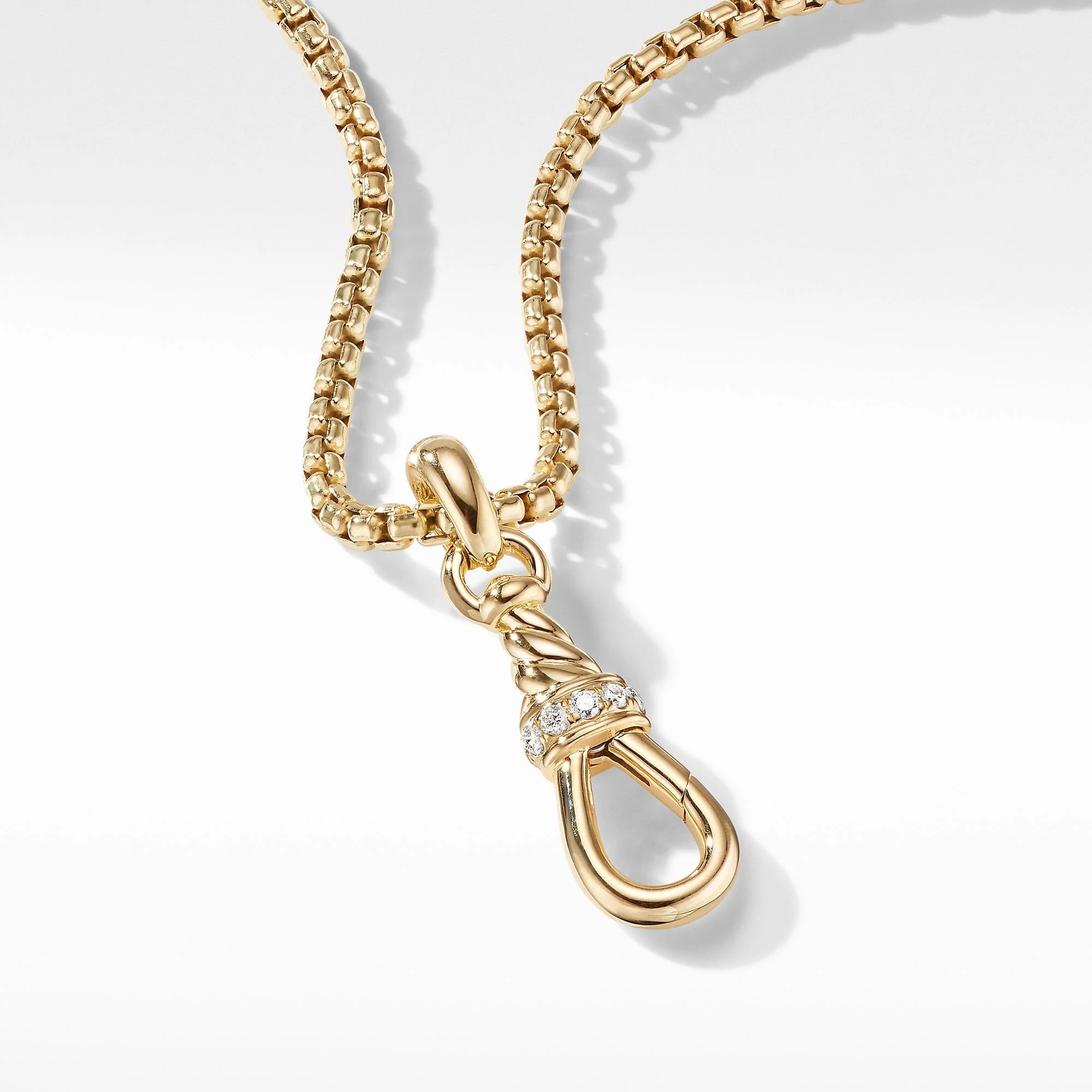 Medium Cable Amulet Grabber in 18K Yellow Gold and Pavé - Image 4