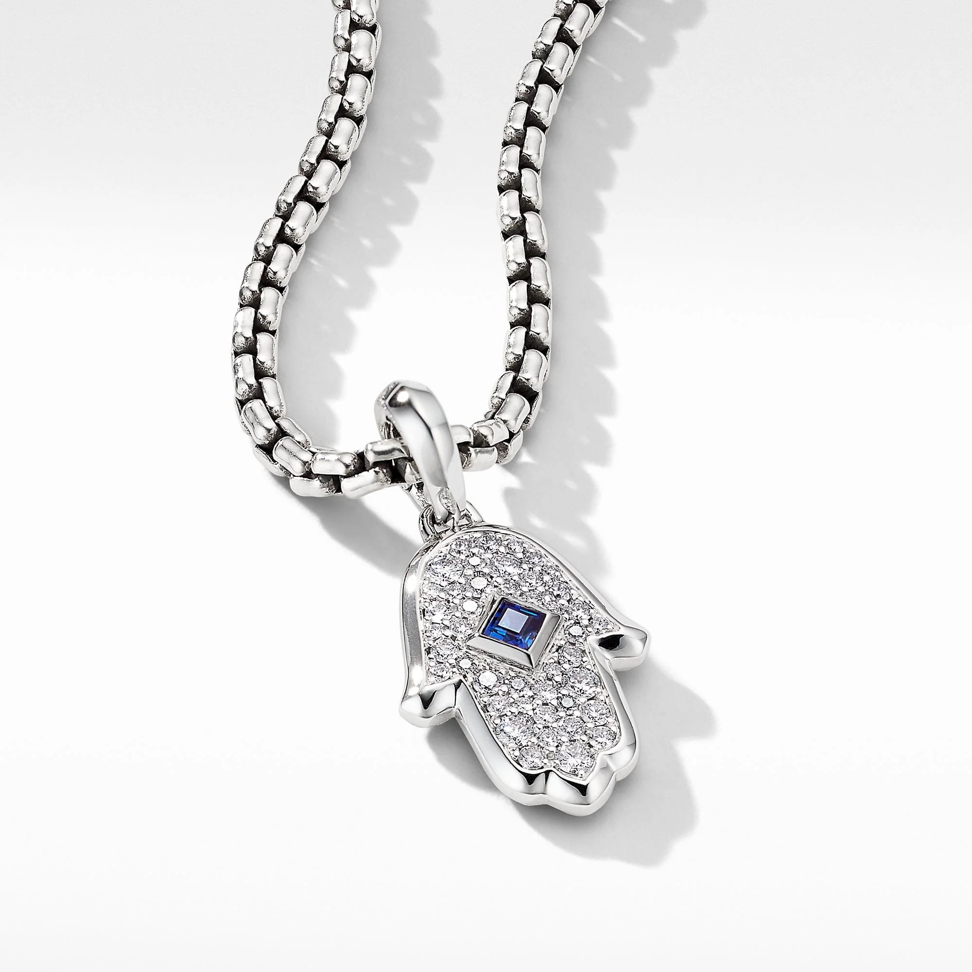 Hamsa Amulet in 18K White Gold with Pavé Diamonds and Blue Sapphire - Image 3