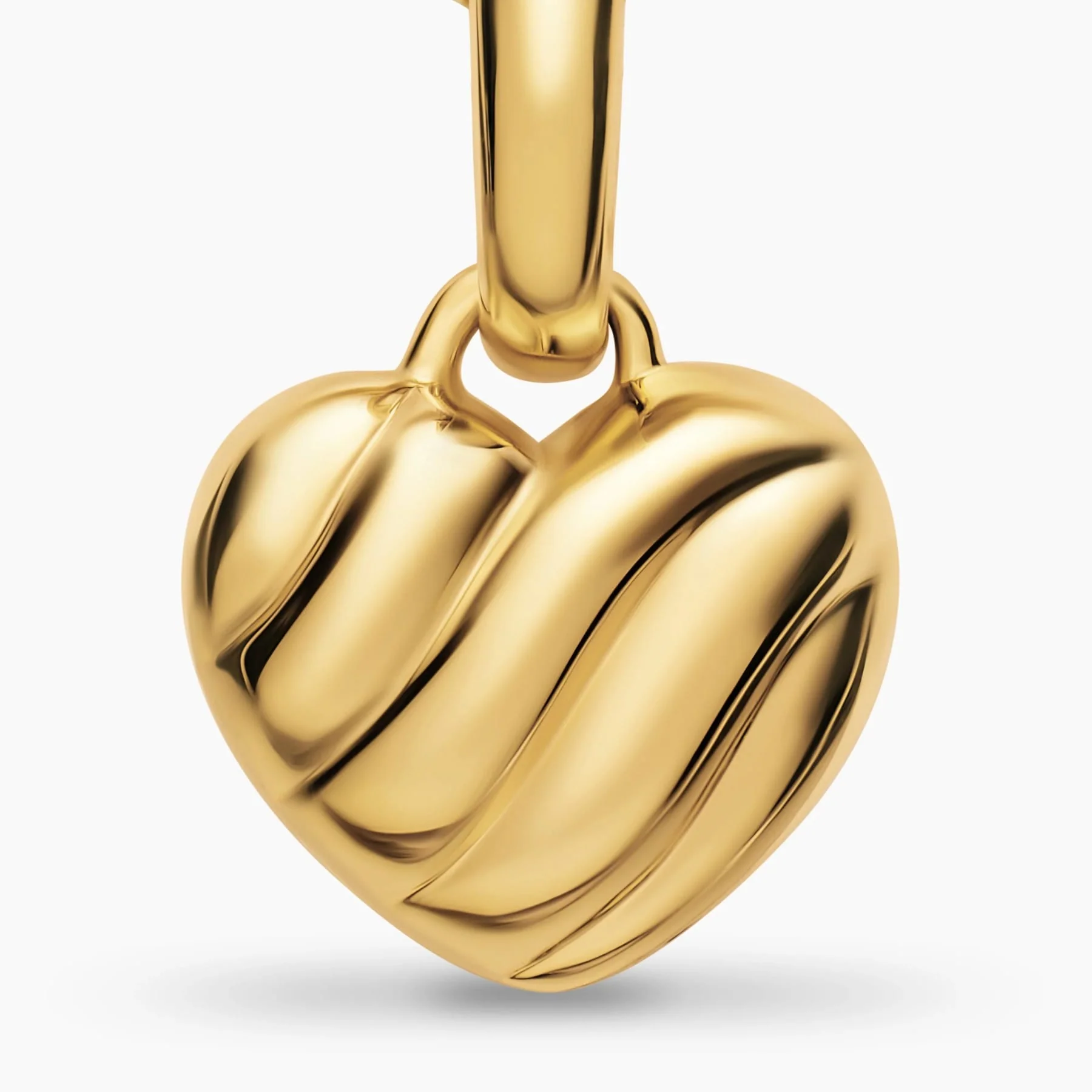 Petite Puffy Cable Heart Amulet 18K Yellow Gold, 7.4mm - Image 4