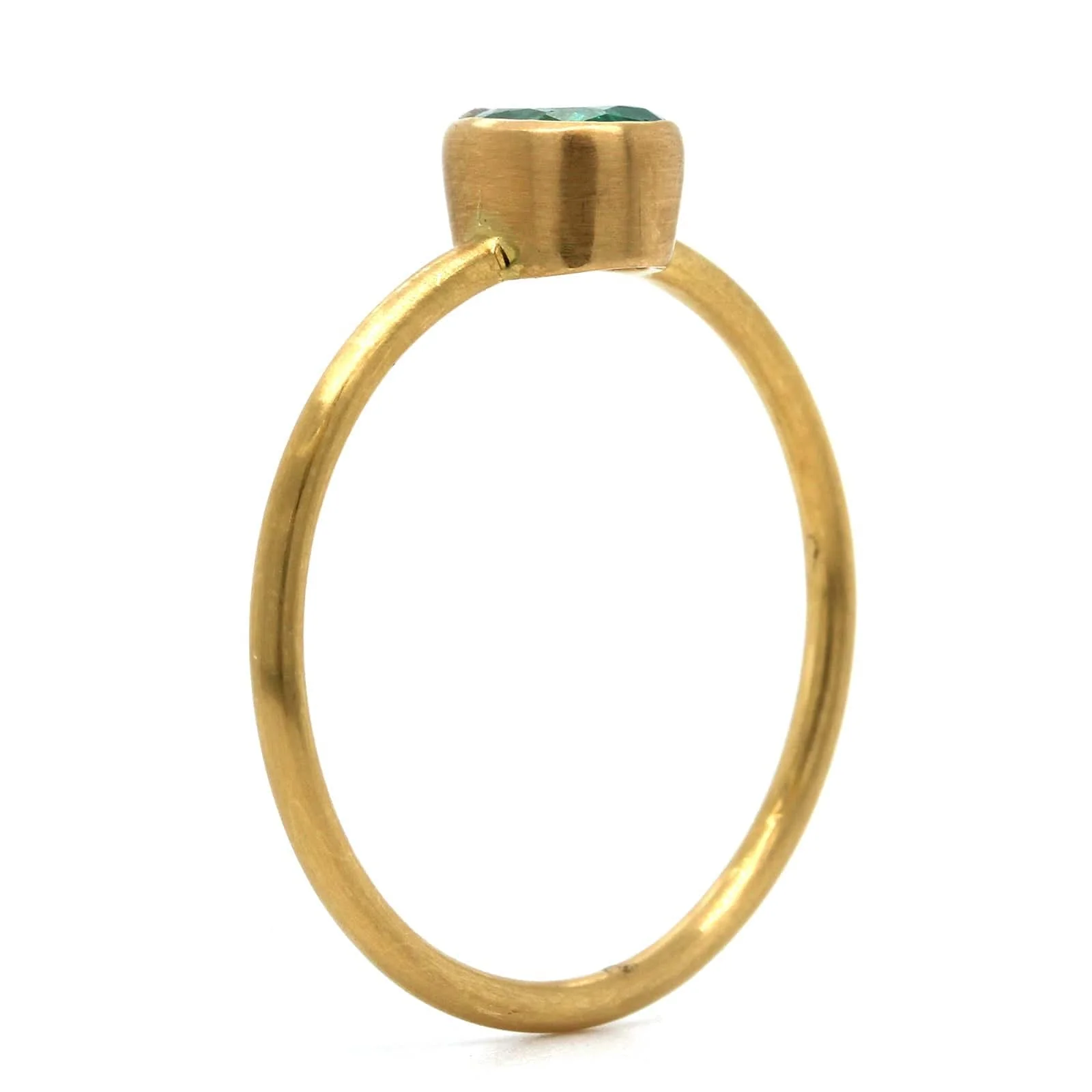 18K Yellow Gold Baguette Emerald Bezel Set Ring - Image 2