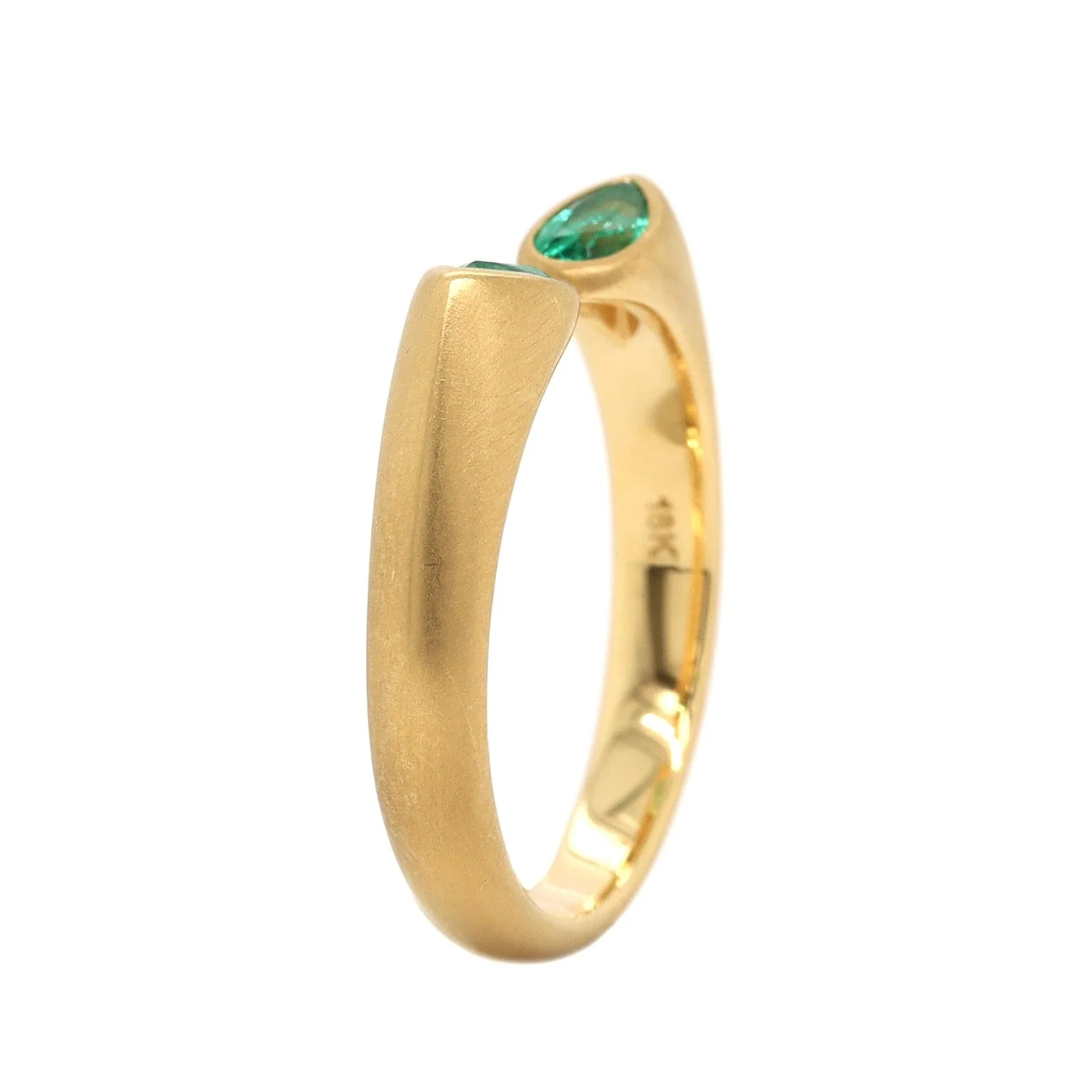 18K Yellow Gold Pear Shaped Emerald Huggie Ring - Image 2