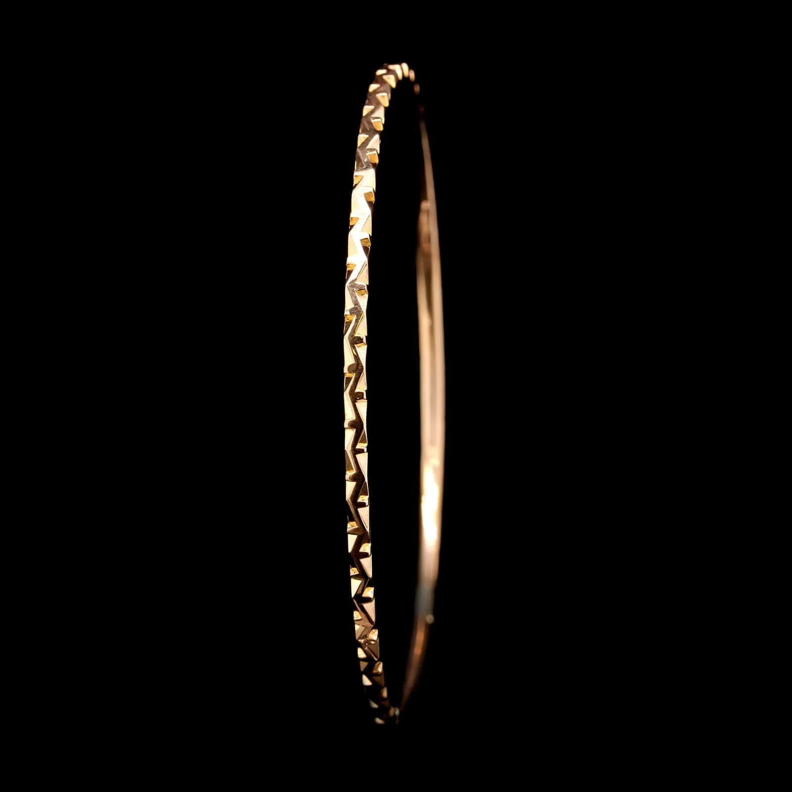 18K Yellow Gold Estate Bangle Bracelet - Image 2