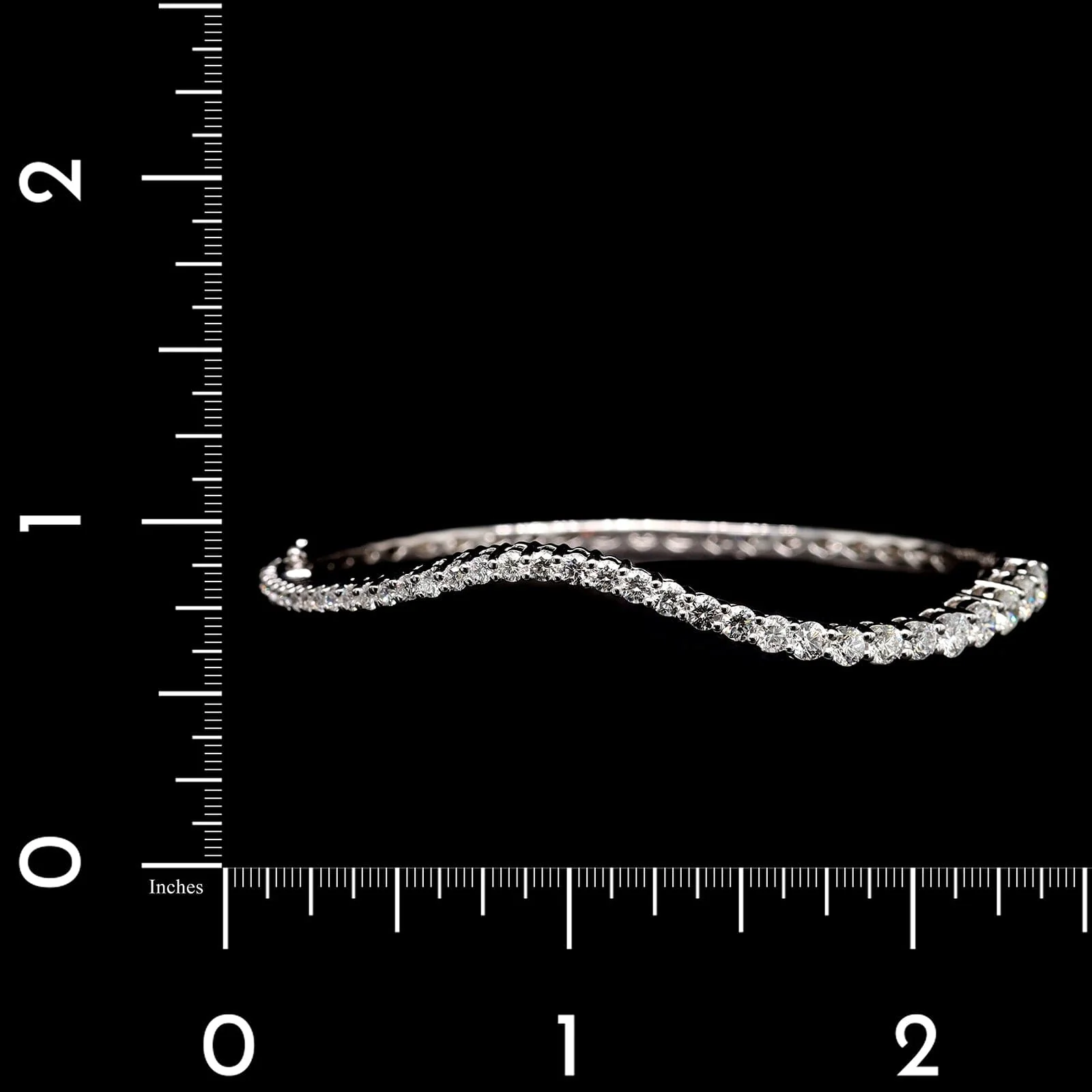 18K White Gold Estate Diamond Wave Bangle - Image 3