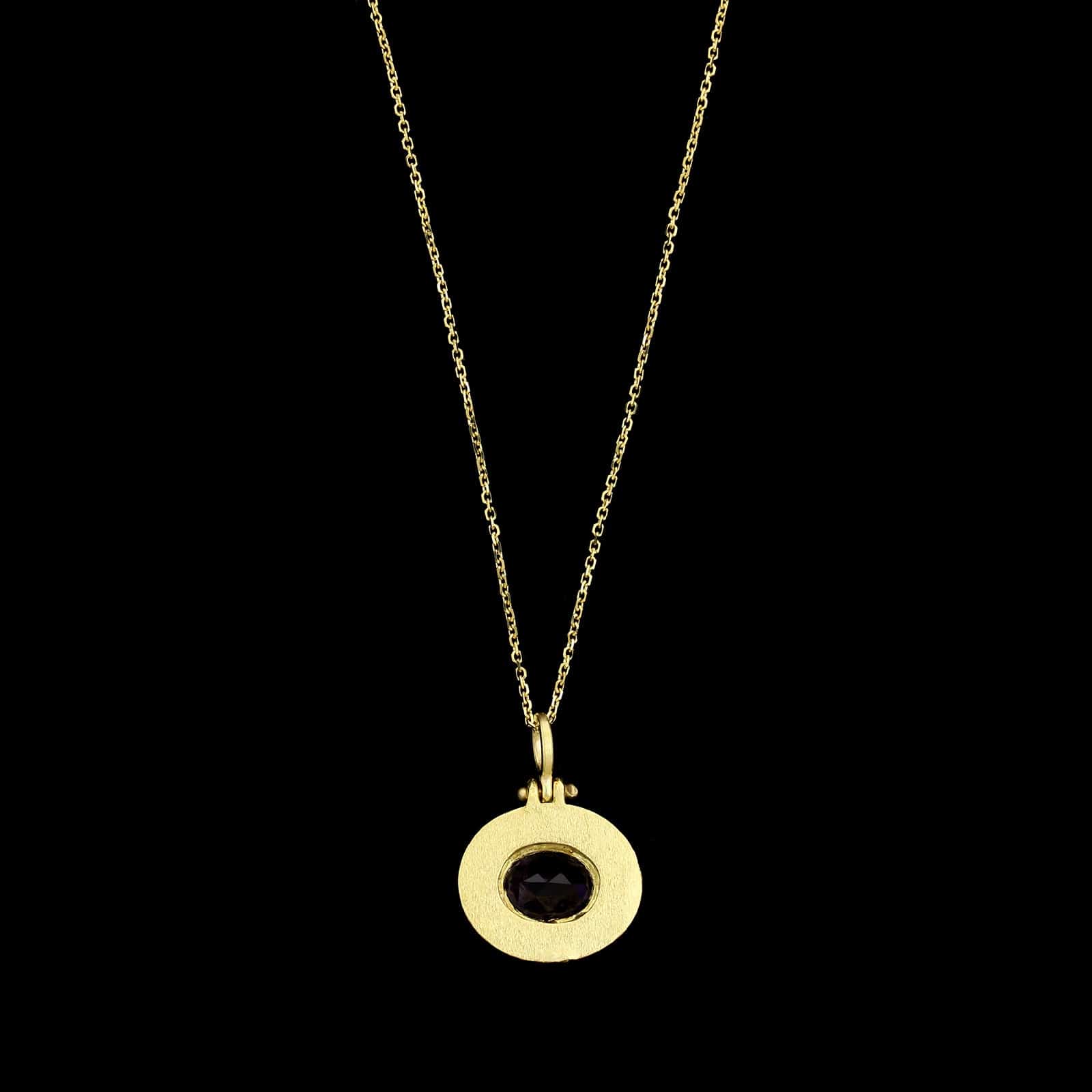 18K Yellow Gold Estate Amethyst Hammered Pendant Necklace - Image 2