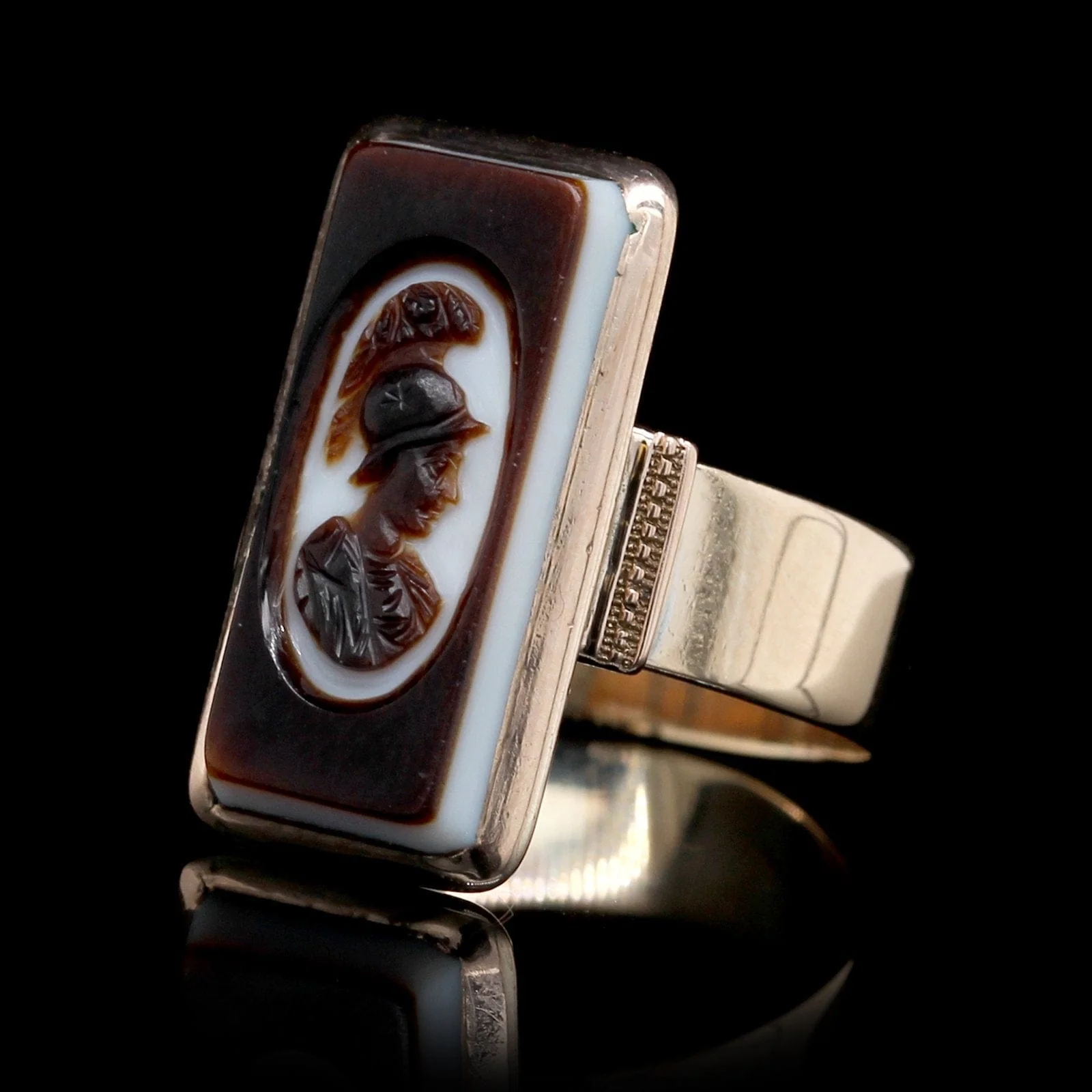 Vintage 14K Yellow Gold Estate Hardstone Intaglio Ring - Image 4