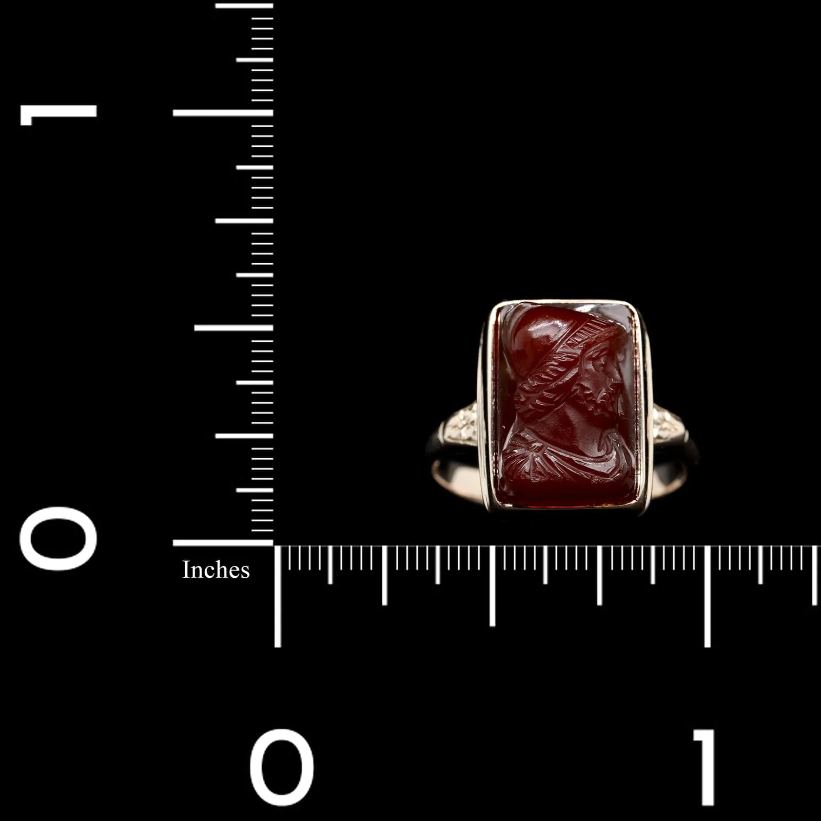 Vintage 14K Yellow Gold Estate Hardstone Cameo Soldier Ring - Image 4