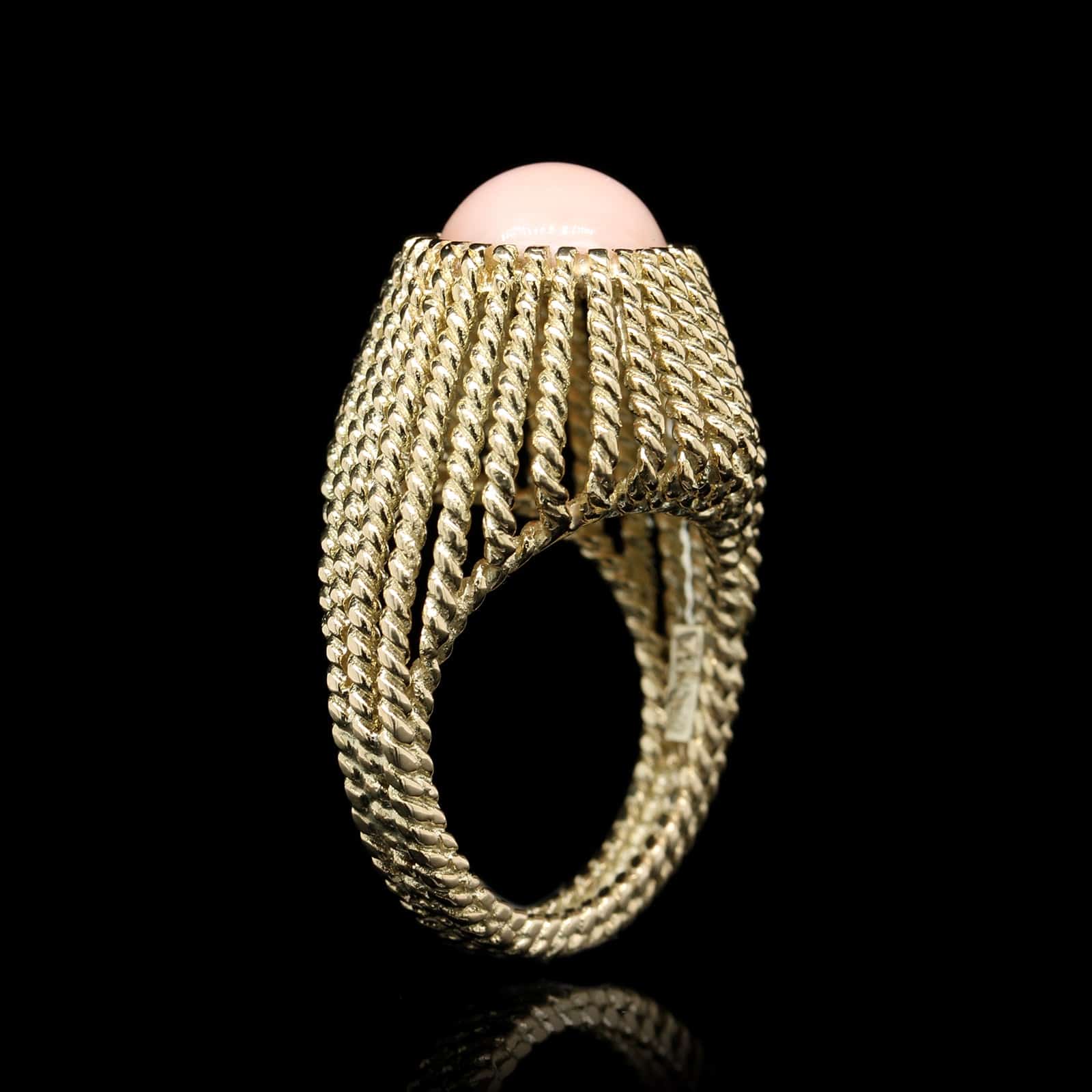 14K Yellow Gold Estate Coral Ring - Image 3