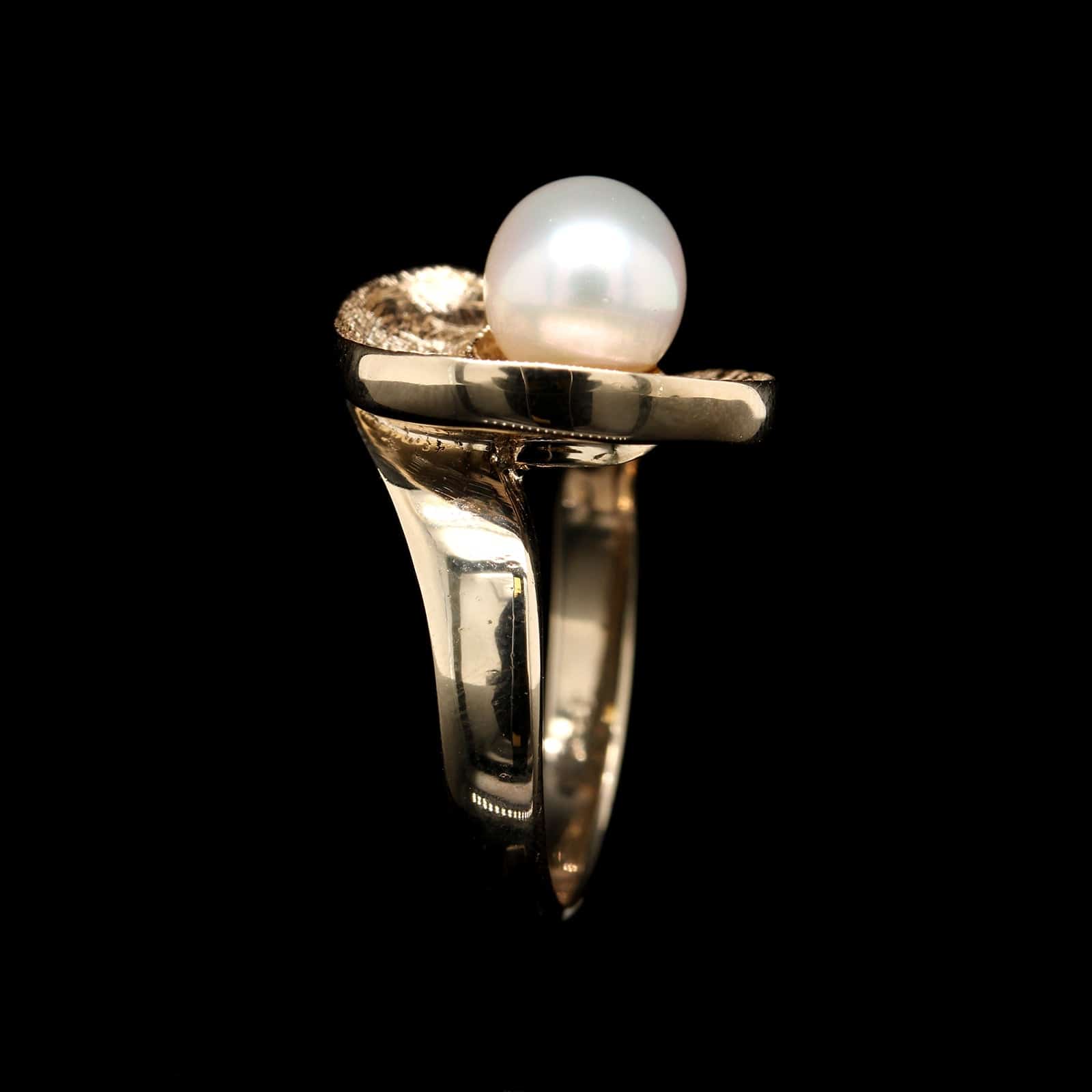 14K Yellow Gold Estate Cultured Pearl Textured Ring - Image 2