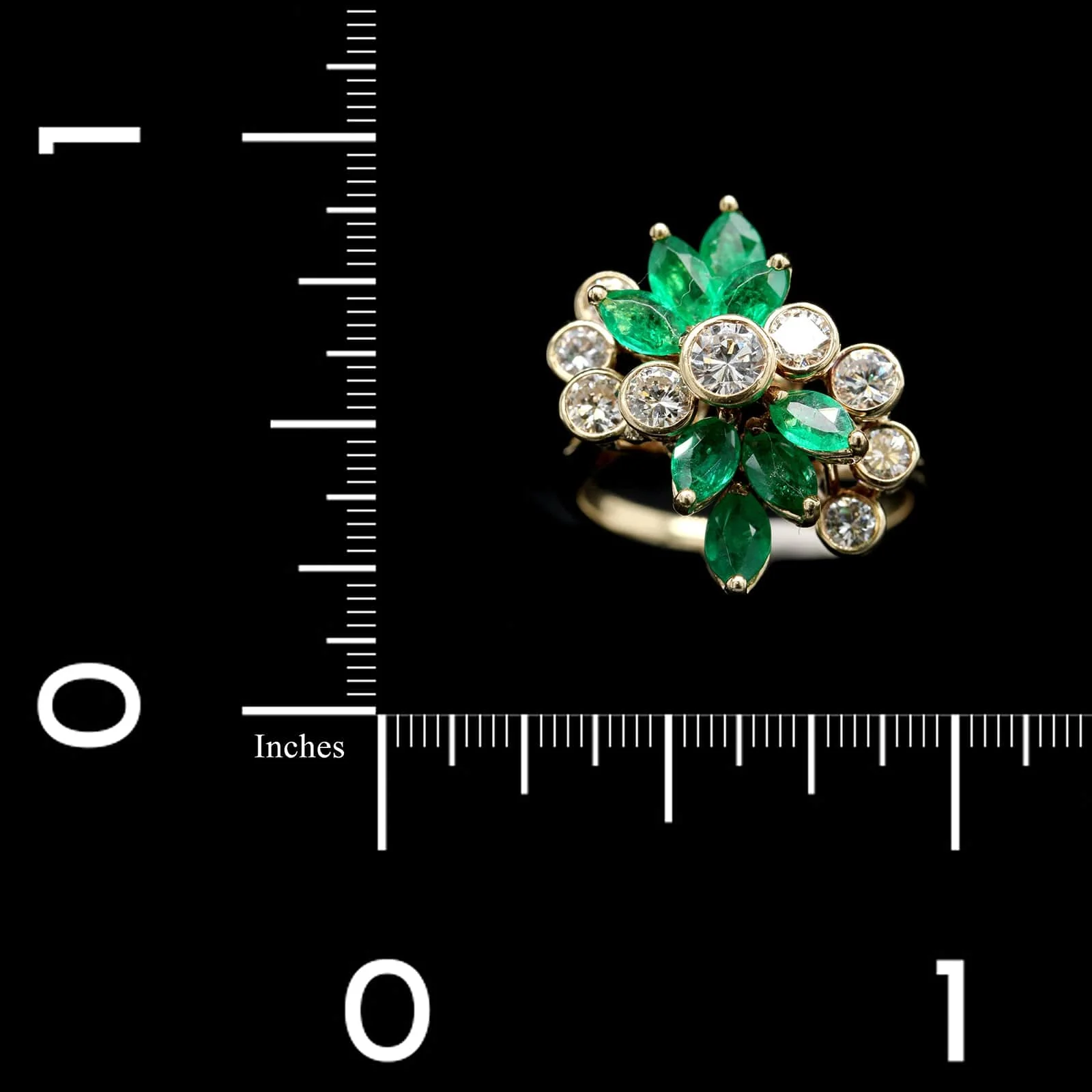 18K Yellow Gold Estate Emerald and Diamond Ring - Image 3