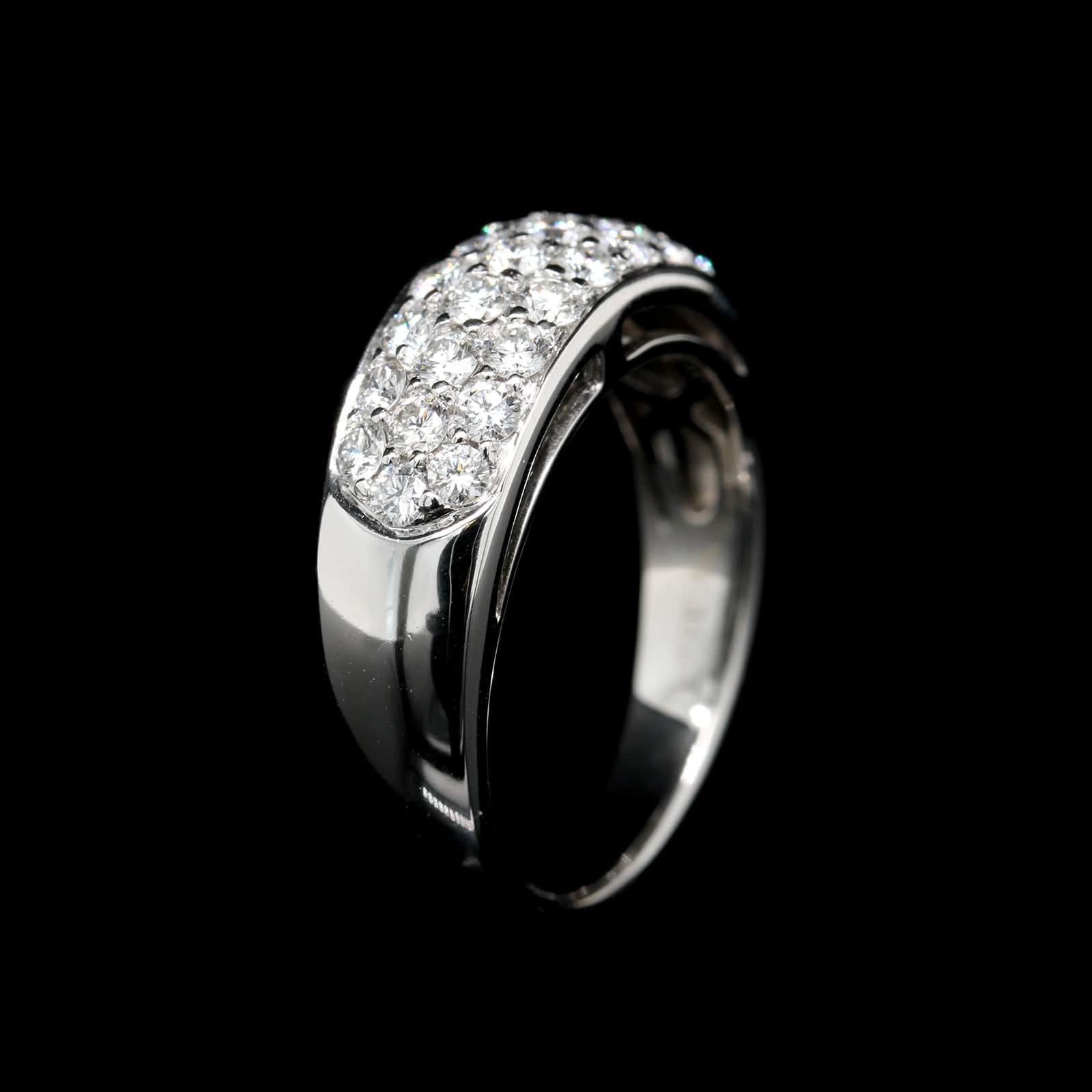 18K White Gold Estate Diamond Ring - Image 2