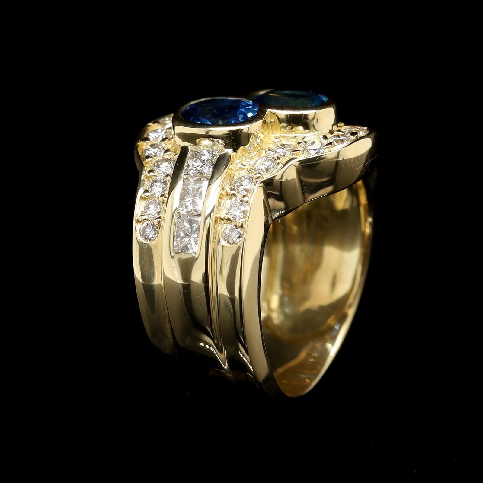 18K Yellow Gold Estate Sapphire and Diamond Ring - Image 2