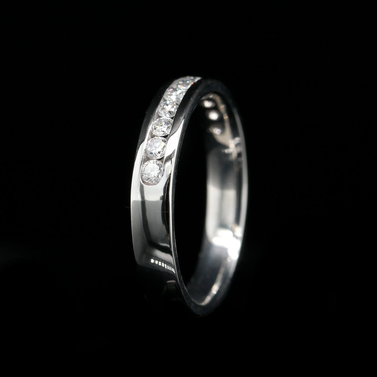 14K White Gold Estate Diamond Band - Image 2