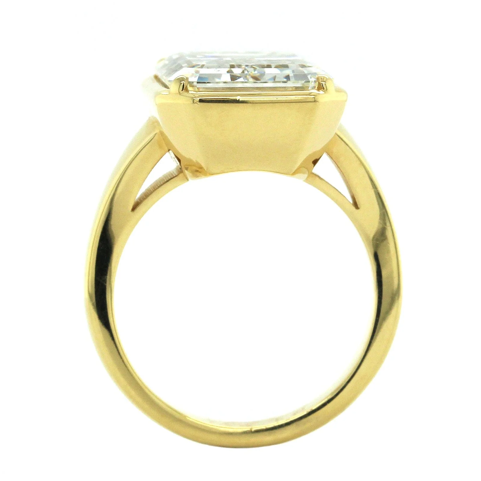 18K Yellow Gold Bezel Set Emerald Diamond Engagement Ring - Image 4
