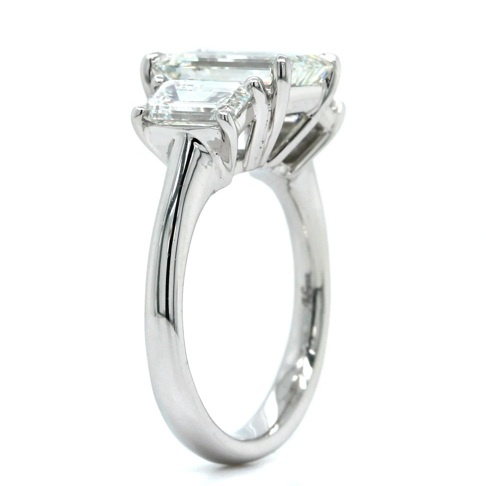 Platinum 3 Stone Emerald Cut Diamond Engagement Ring - Image 2
