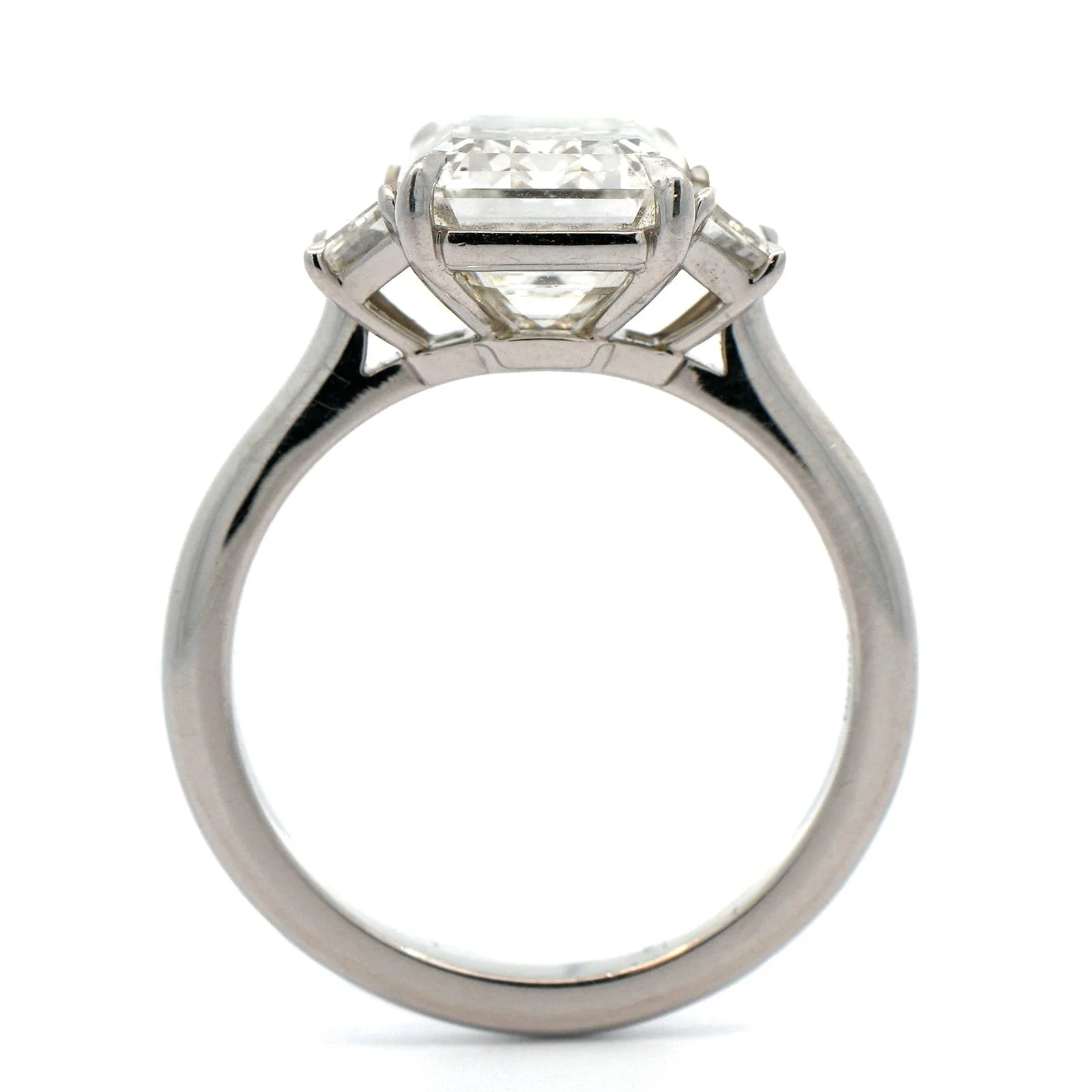Platinum 3 Stone Emerald Cut Diamond Engagement Ring - Image 3