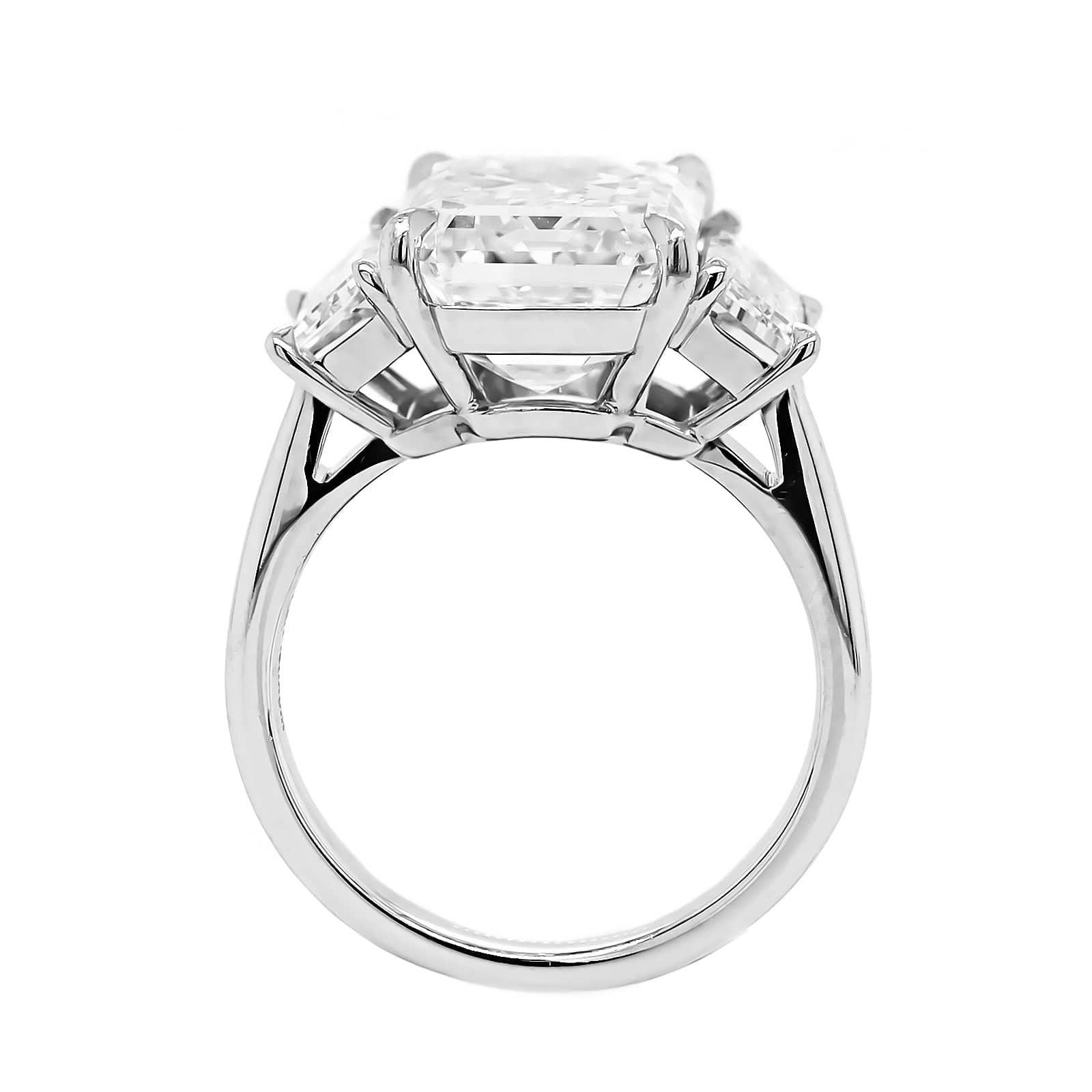 Platinum 3 Stone Emerald Cut Diamond Engagement Ring - Image 3