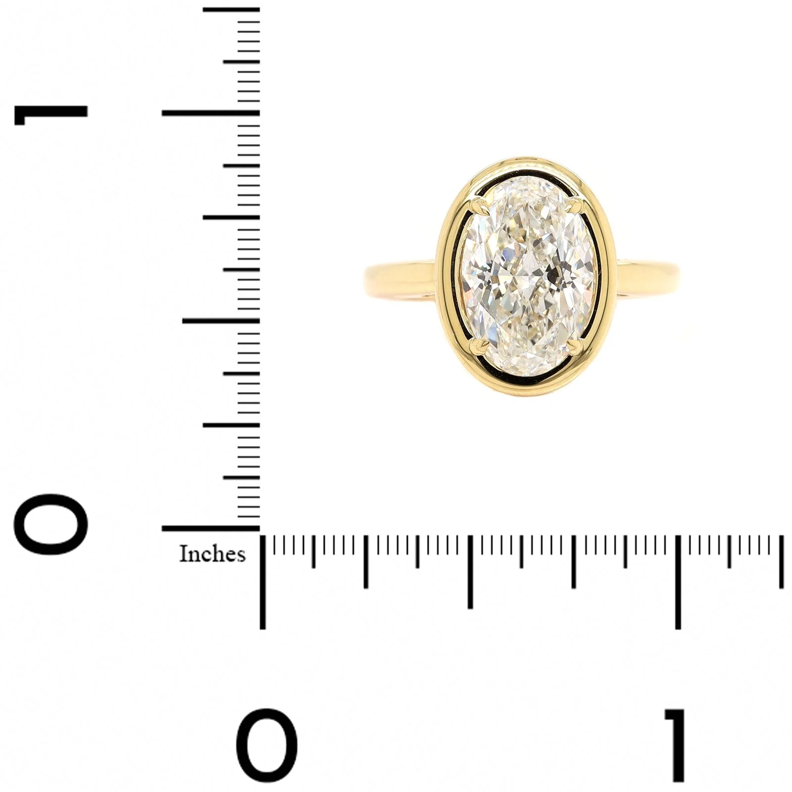 18K Yellow Gold Oval Shaped Diamond Ring - Image 4