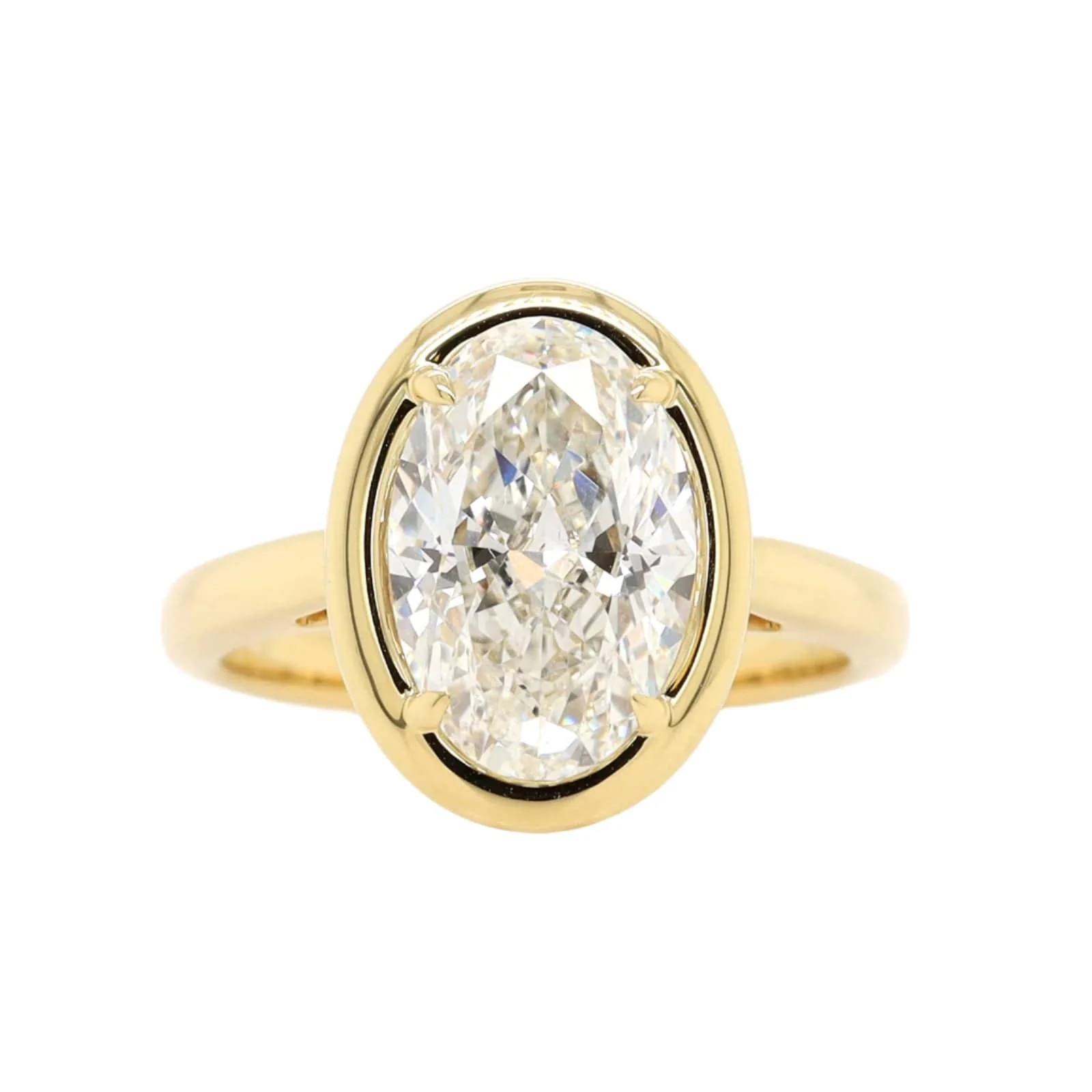 18K Yellow Gold Oval Shaped Diamond Ring - Image 5