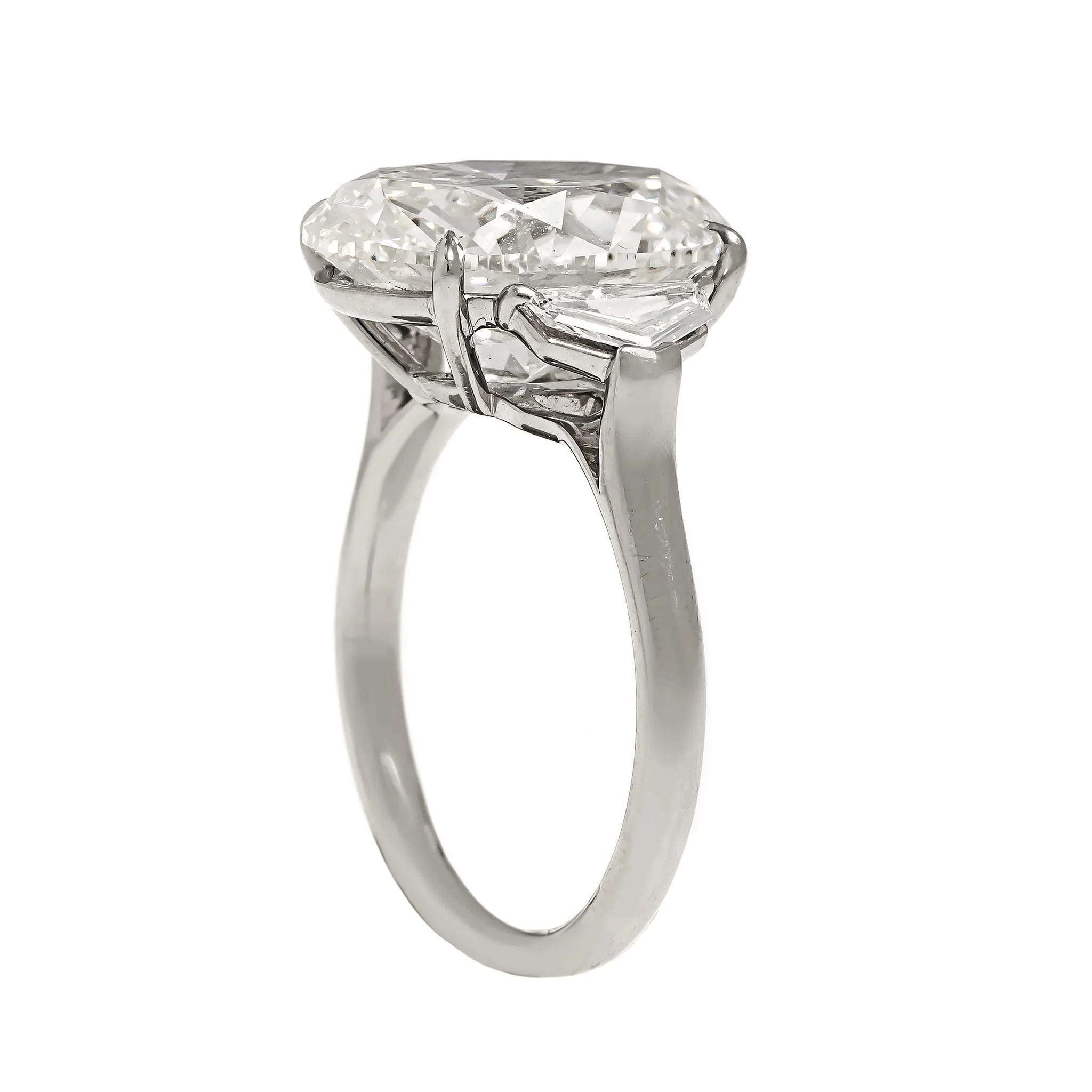 Platinum 3 Stone Oval Cut Diamond Engagement Ring - Image 2