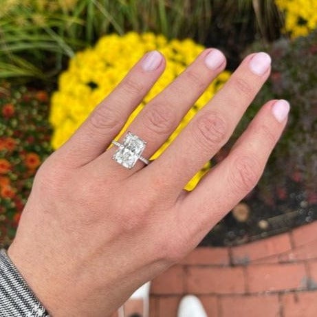 Platinum Radiant Cut Diamond Engagement Ring - Image 2