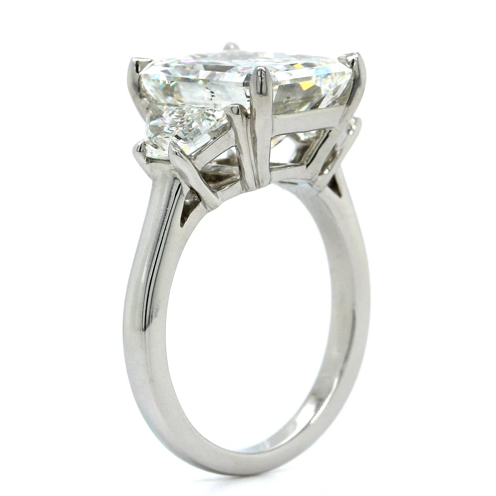 Platinum Radiant Cut Diamond 3 Stone Engagement Ring - Image 2