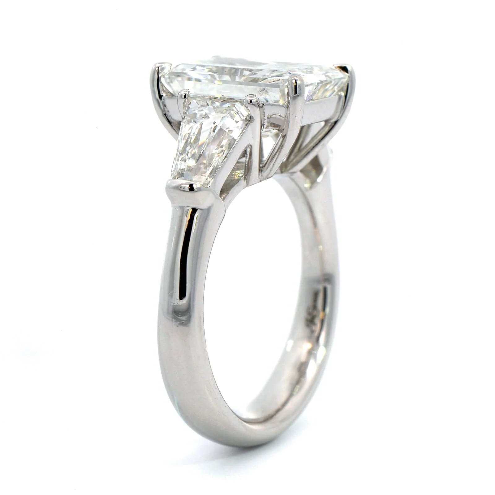 Platinum 3 Stone Radiant Cut Diamond Engagement Ring - Image 2