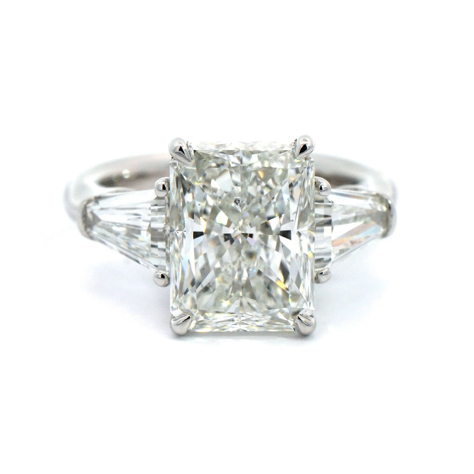 Platinum 3 Stone Radiant Cut Diamond Engagement Ring - Image 5