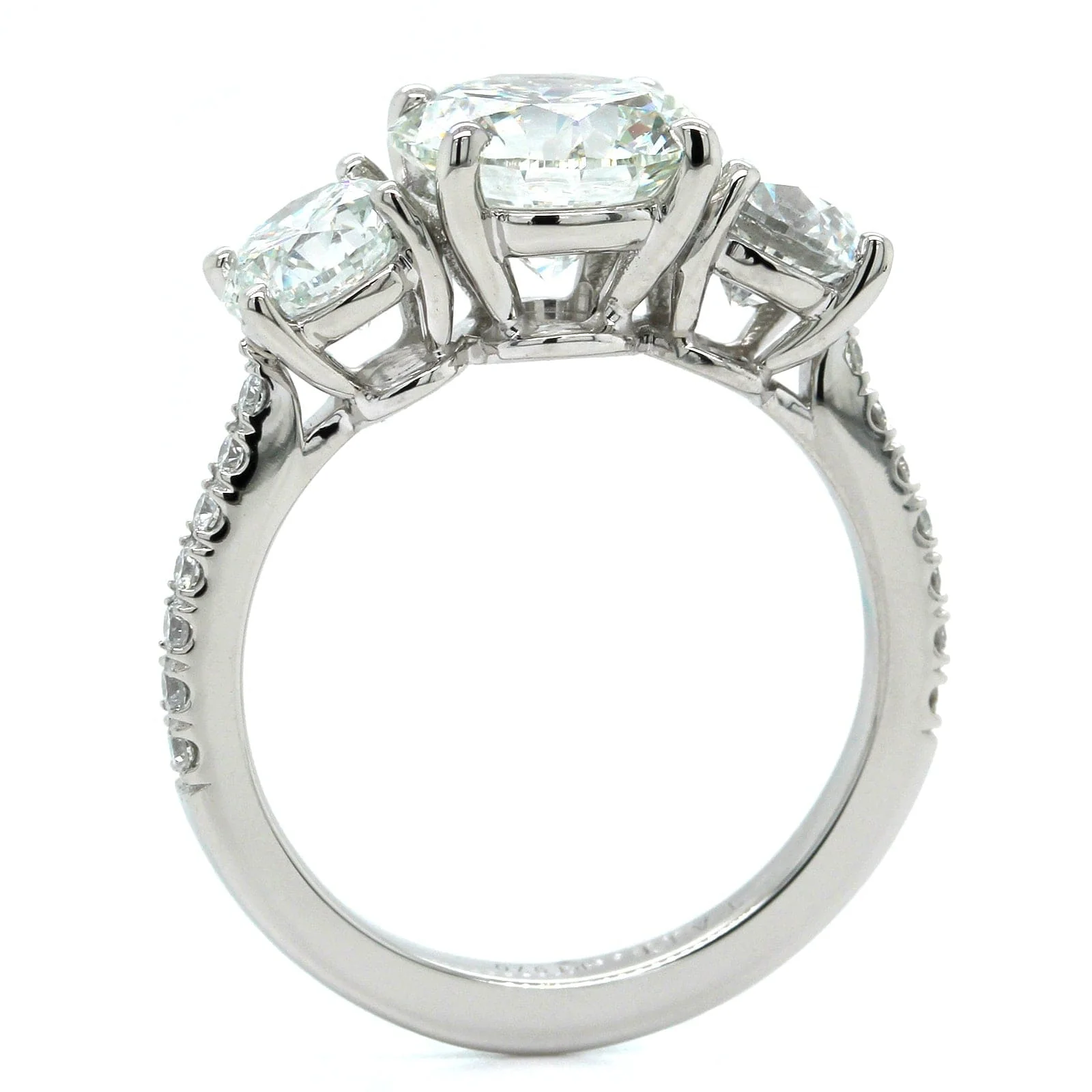 Platinum Round Diamond 3 Stone Engagement Ring - Image 3